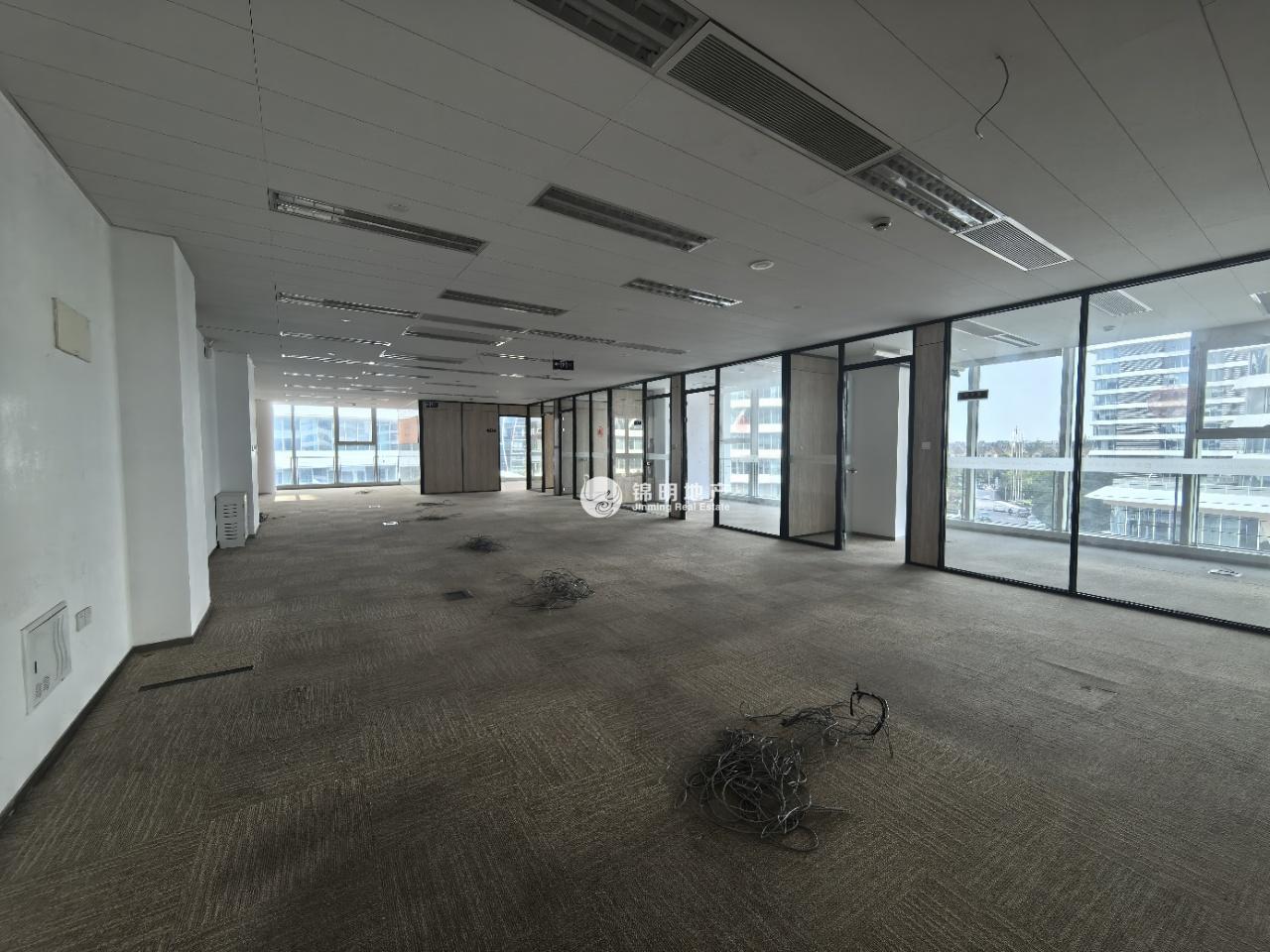 徐泾虹桥世界中心418平米写字楼出租