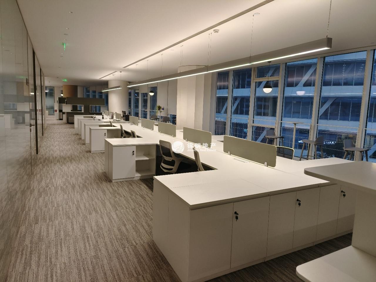 徐泾虹桥世界中心1000平米写字楼出租