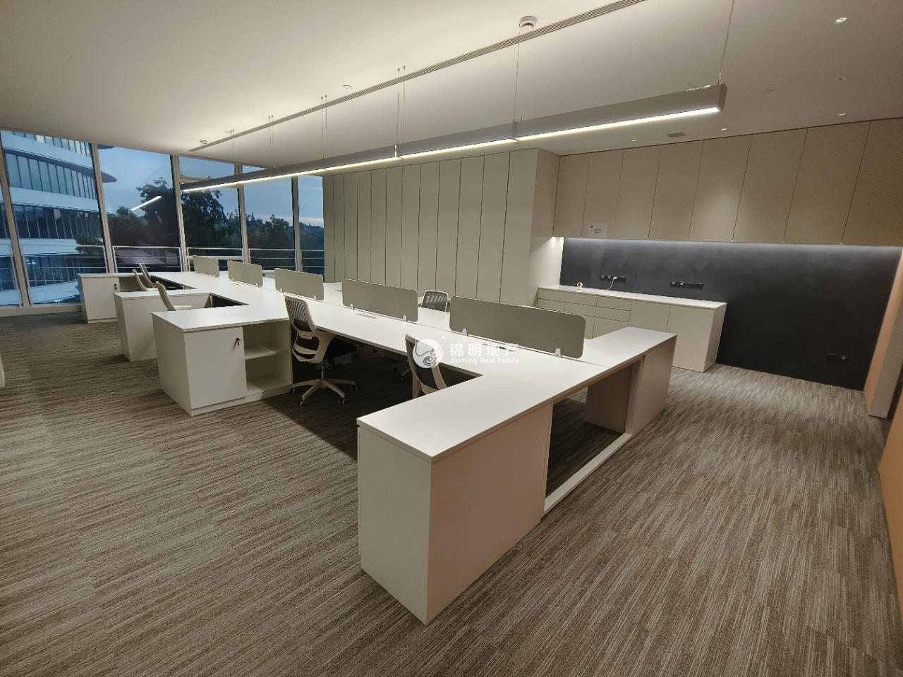 徐泾虹桥世界中心1000平米写字楼出租