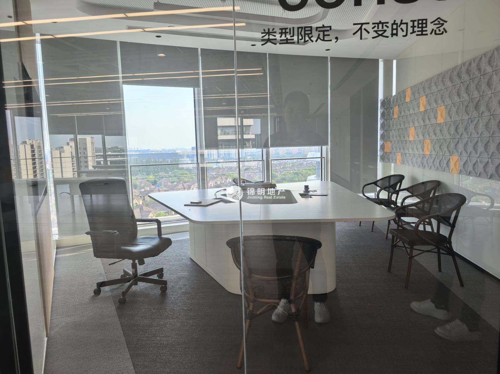 徐泾虹桥世界中心1812平米写字楼出租