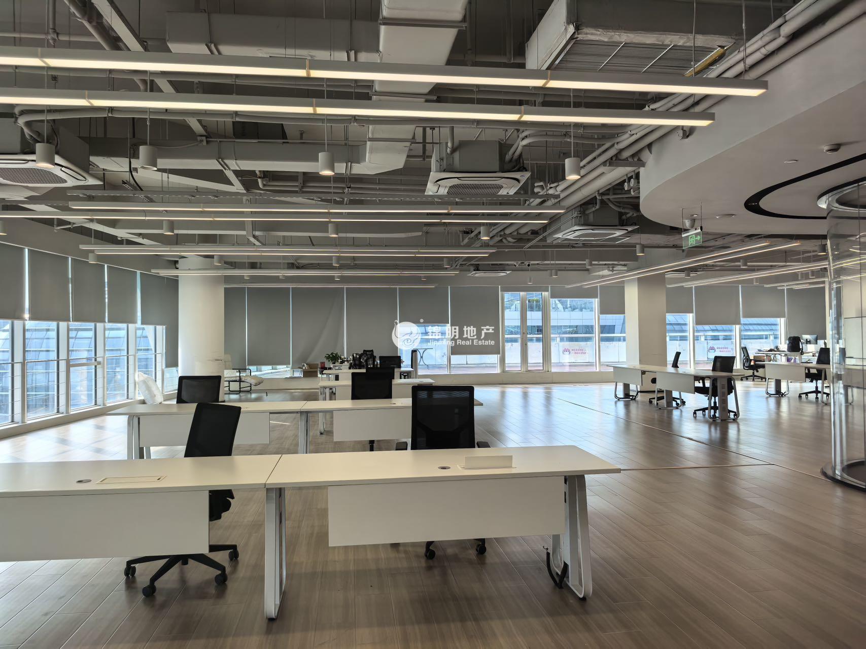 徐泾虹桥世界中心1812平米写字楼出租