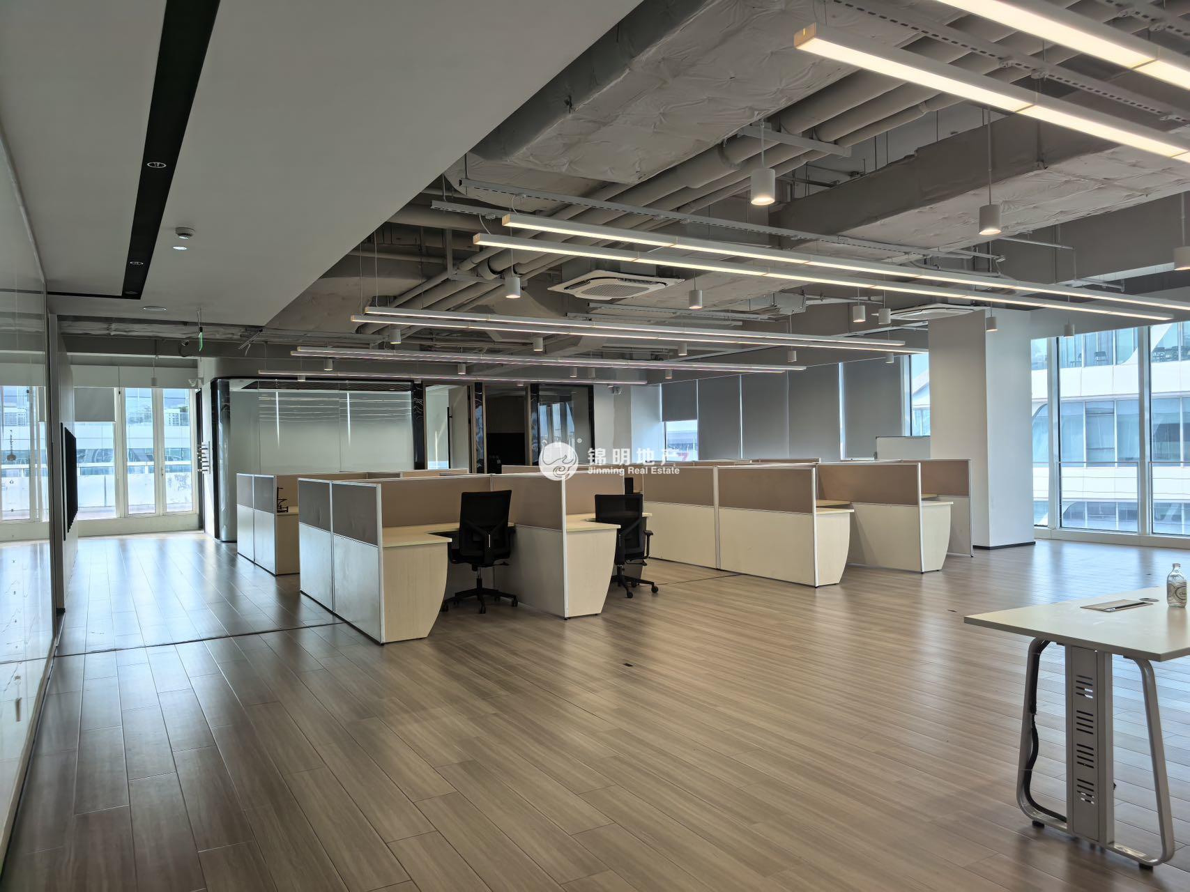 徐泾虹桥世界中心1812平米写字楼出租