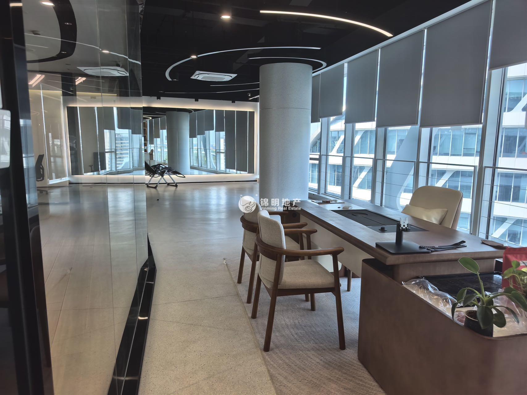 徐泾虹桥世界中心1812平米写字楼出租