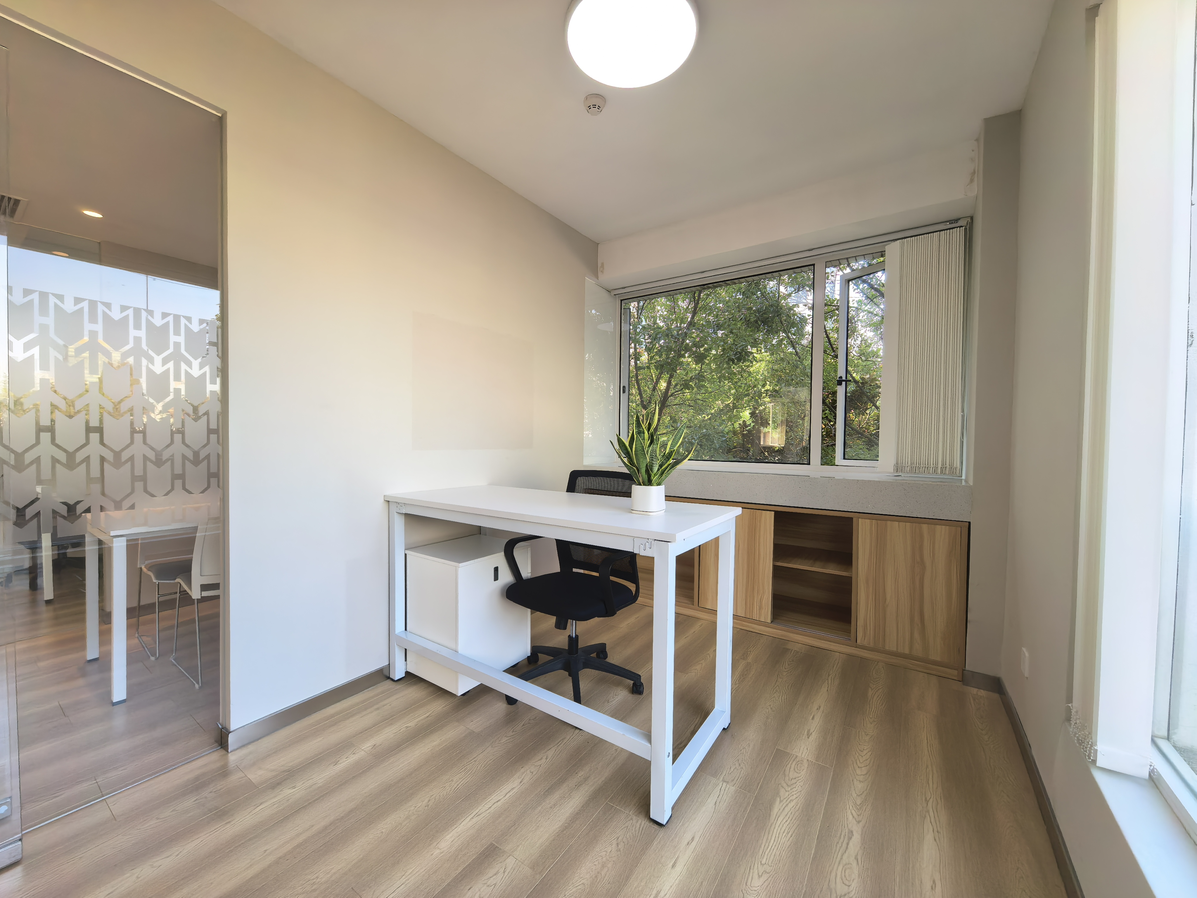 梅陇虹梅商务大厦251平米写字楼出租