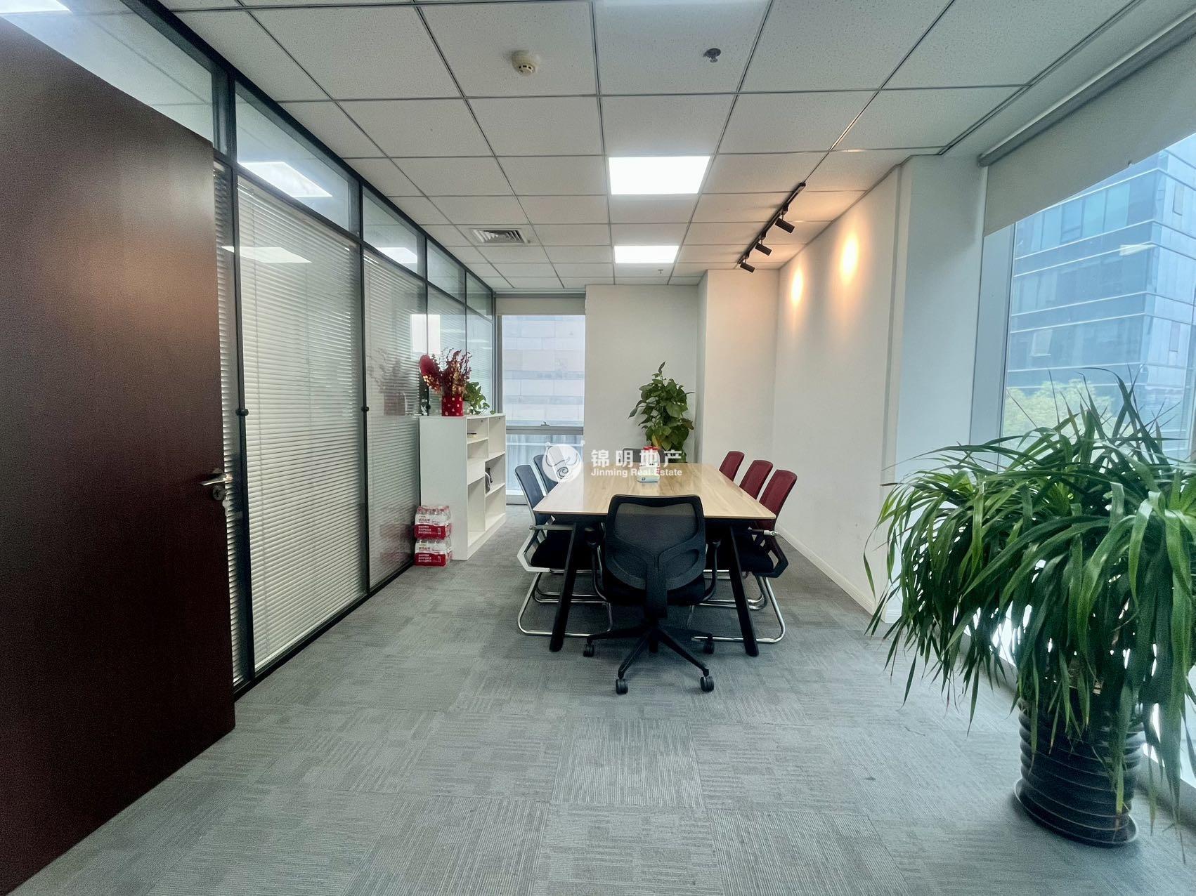 七宝七宝宝龙城122平米写字楼出租