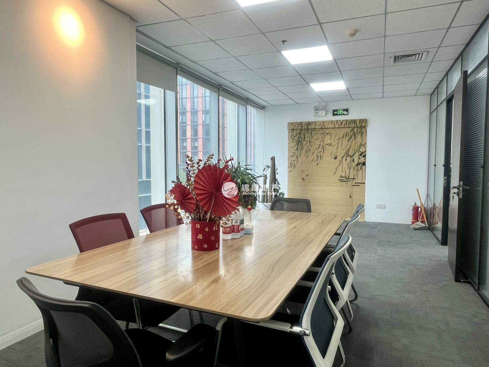 七宝七宝宝龙城122平米写字楼出租