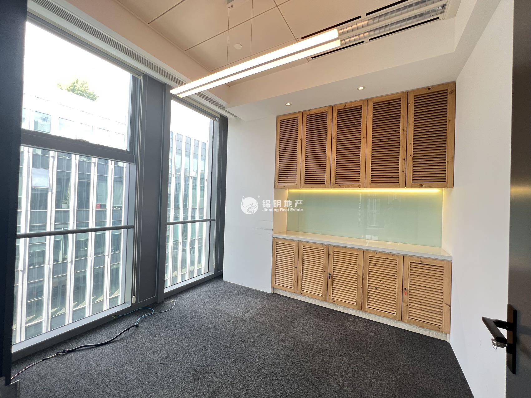 华漕虹桥万科中心275平米写字楼出租