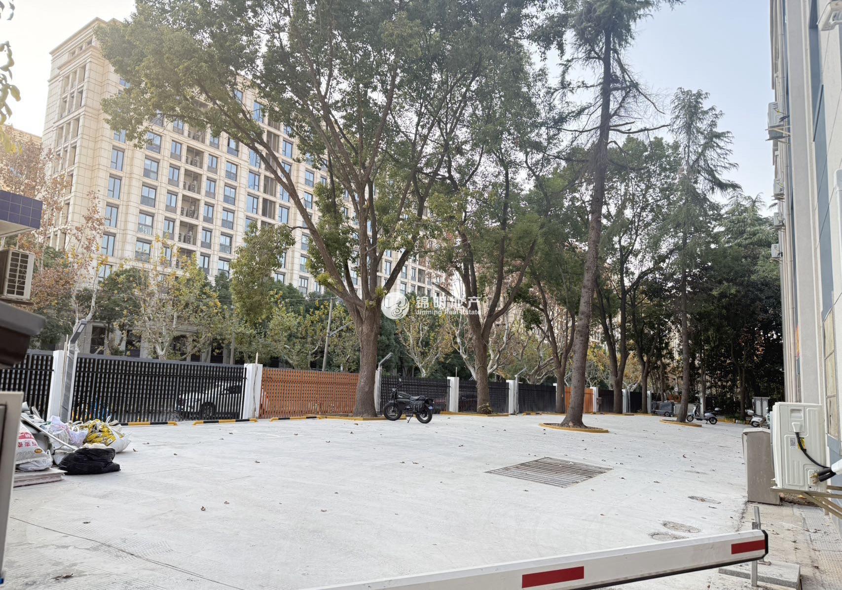 长征云岭坊1期1000平米写字楼出租