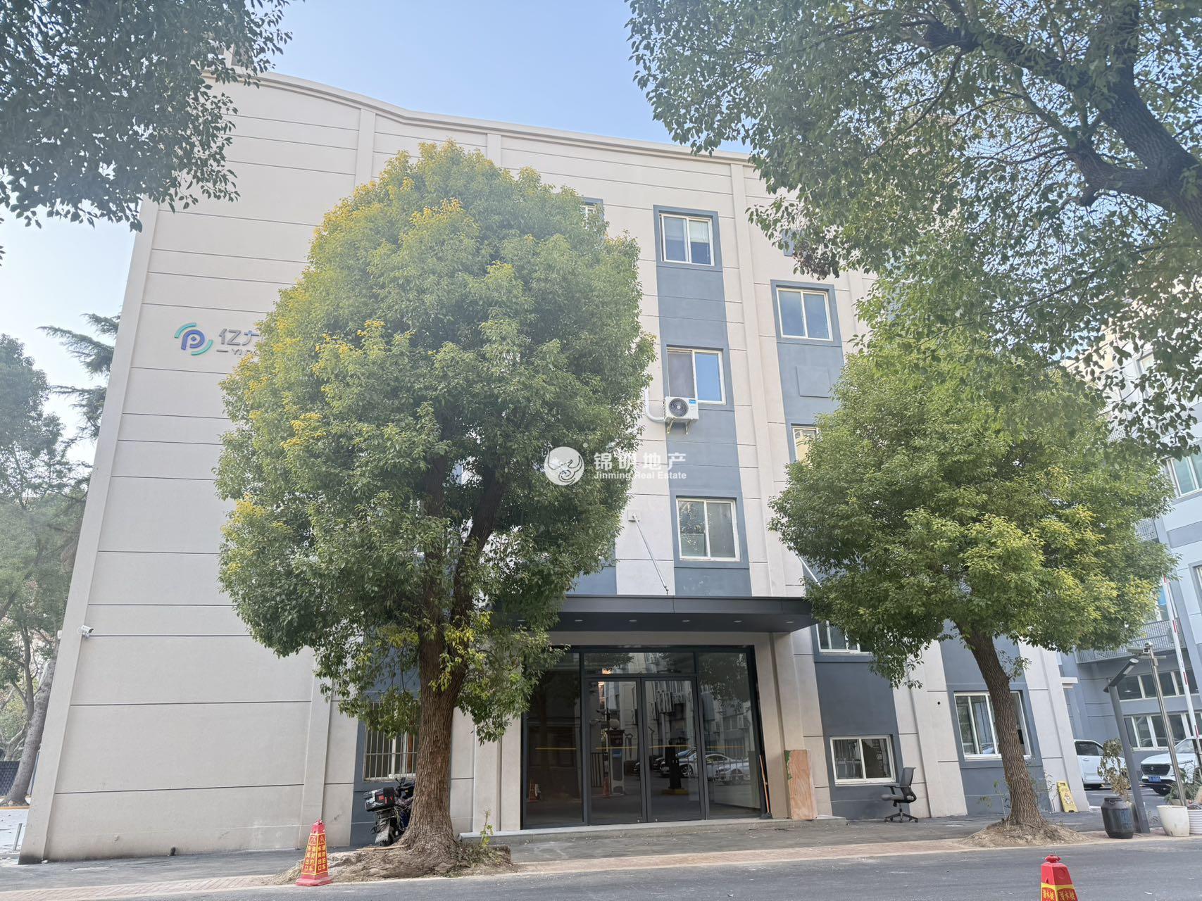 长征云岭坊1期1000平米写字楼出租