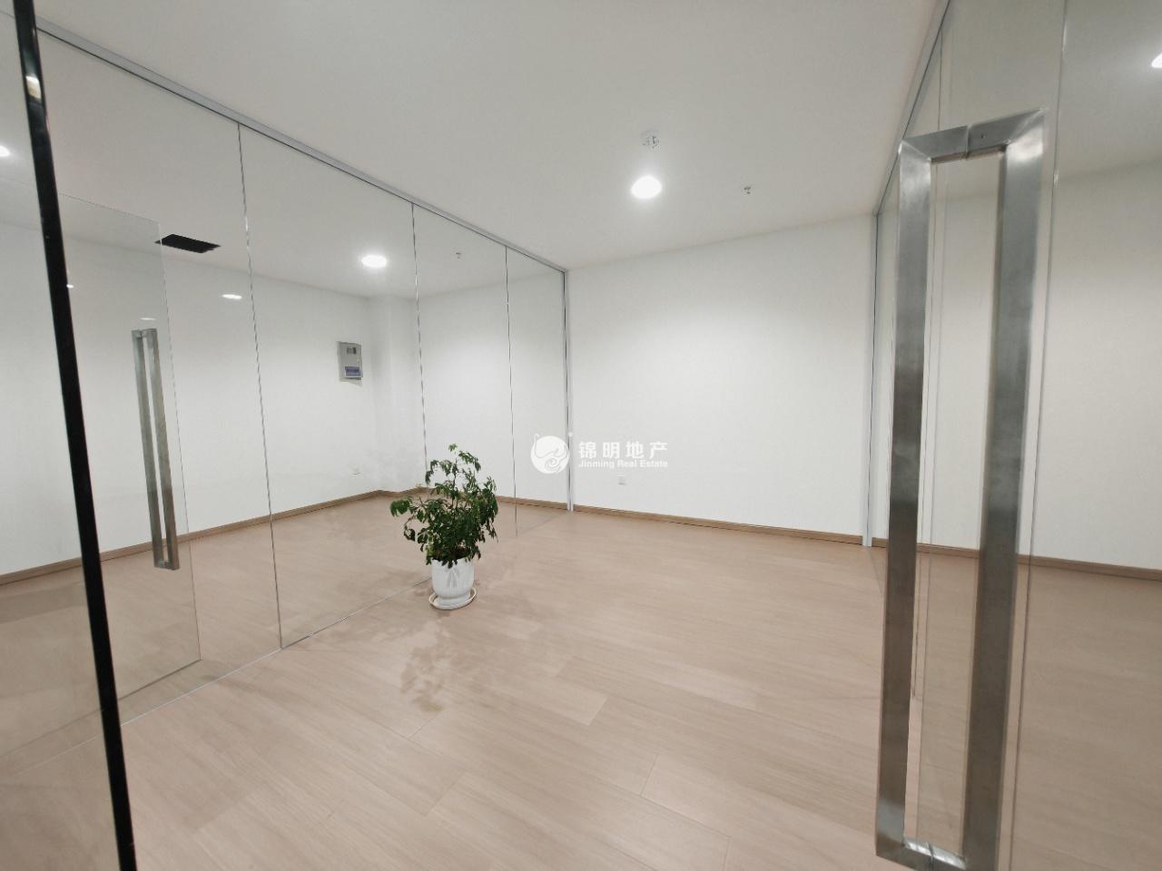 赵巷易德梦山丘134平米写字楼出租