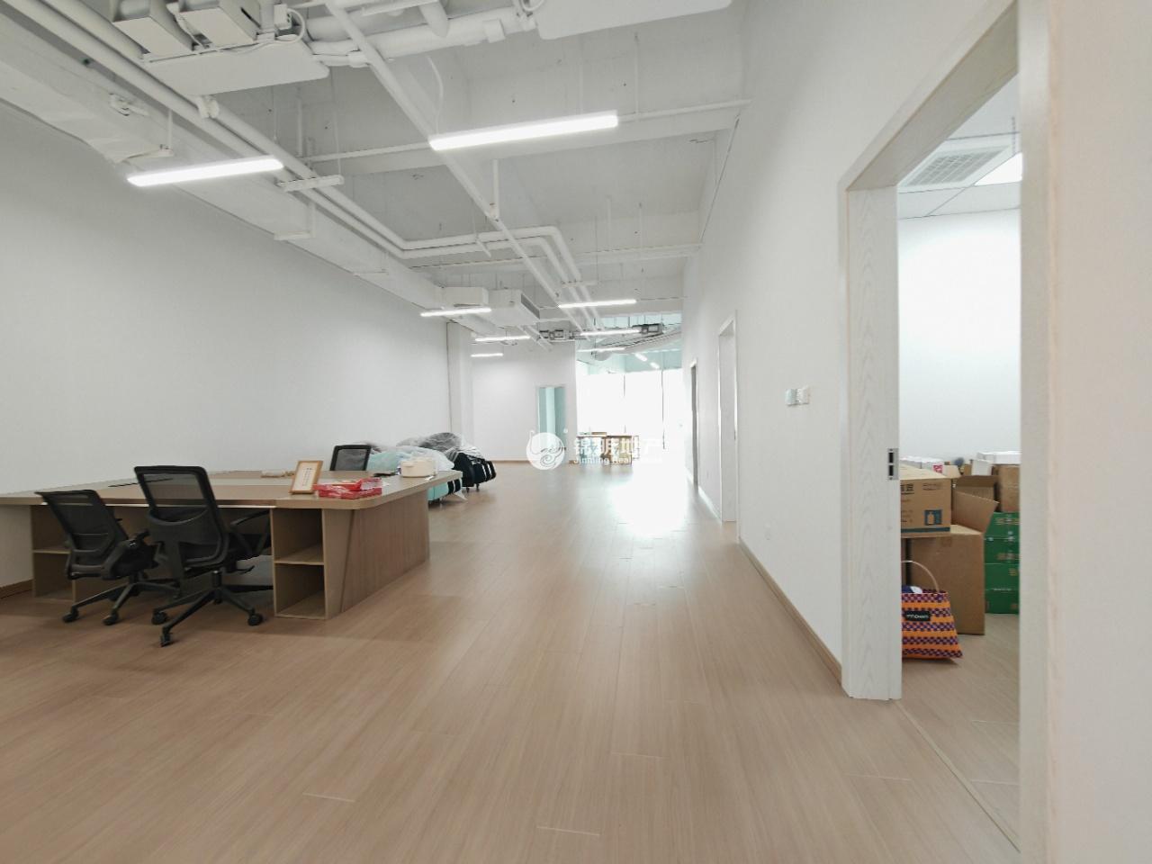 赵巷易德梦山丘226平米写字楼出租