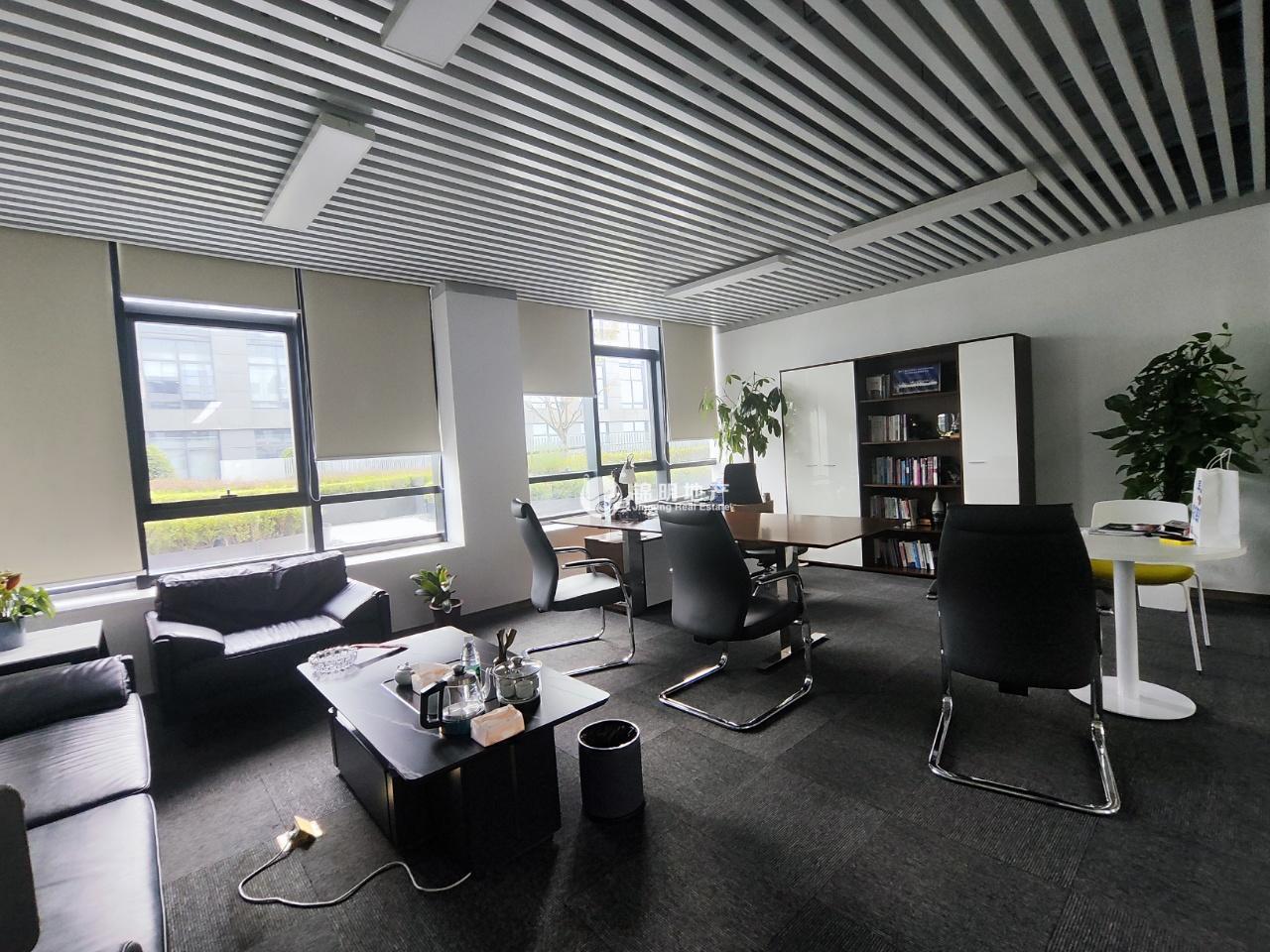 徐泾e通世界虹桥园北区563平米写字楼出租