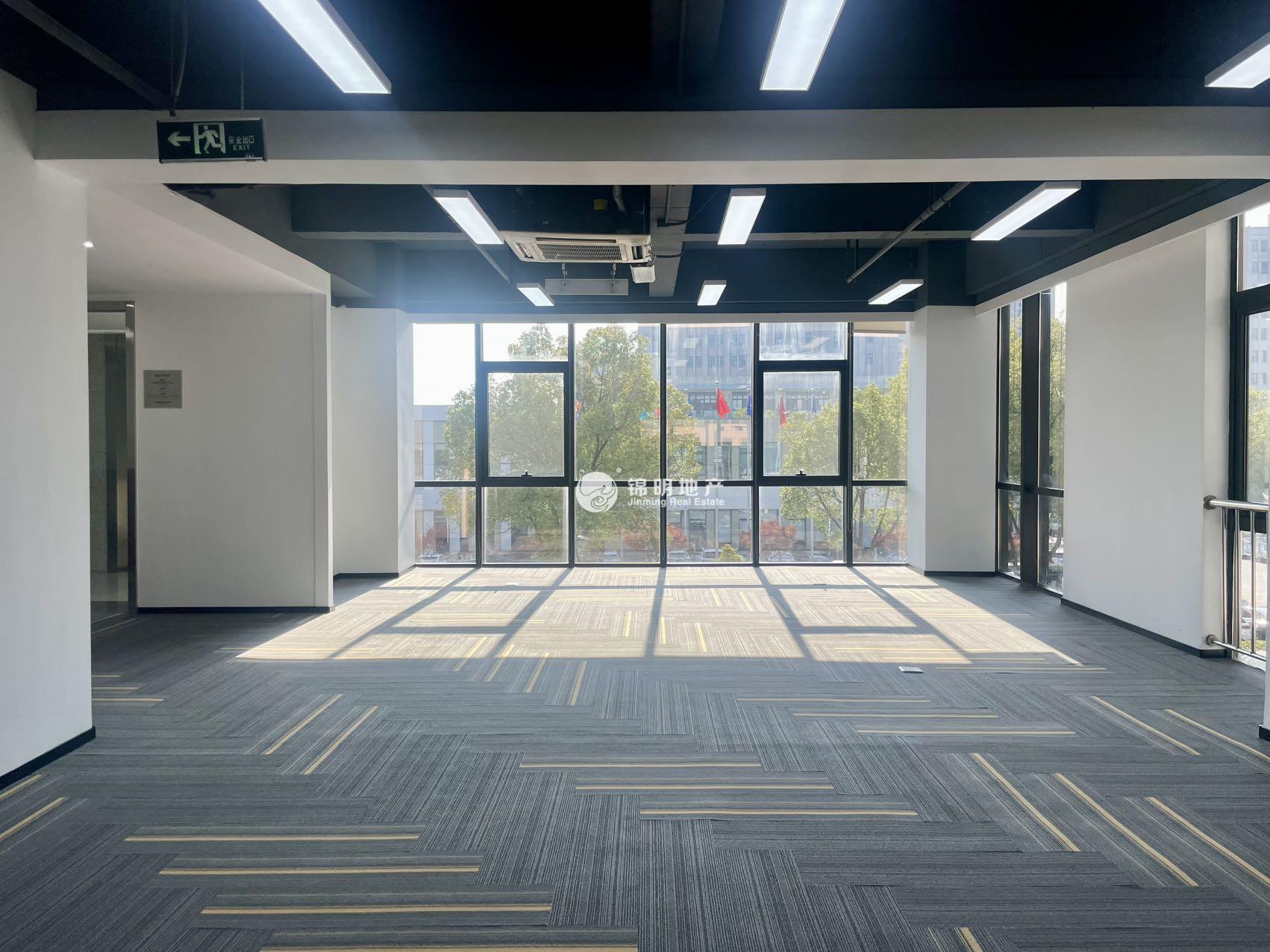 徐泾e通世界虹桥园南区556平米写字楼出租