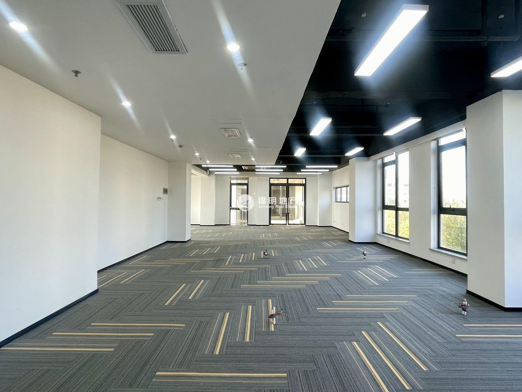 徐泾e通世界虹桥园南区556平米写字楼出租