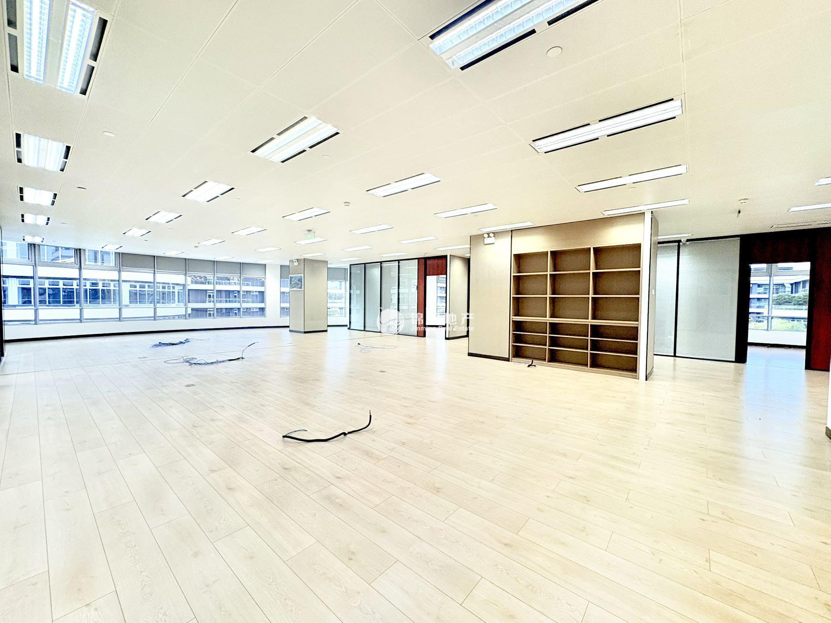 虹桥虹桥丽宝广场834平米写字楼出租