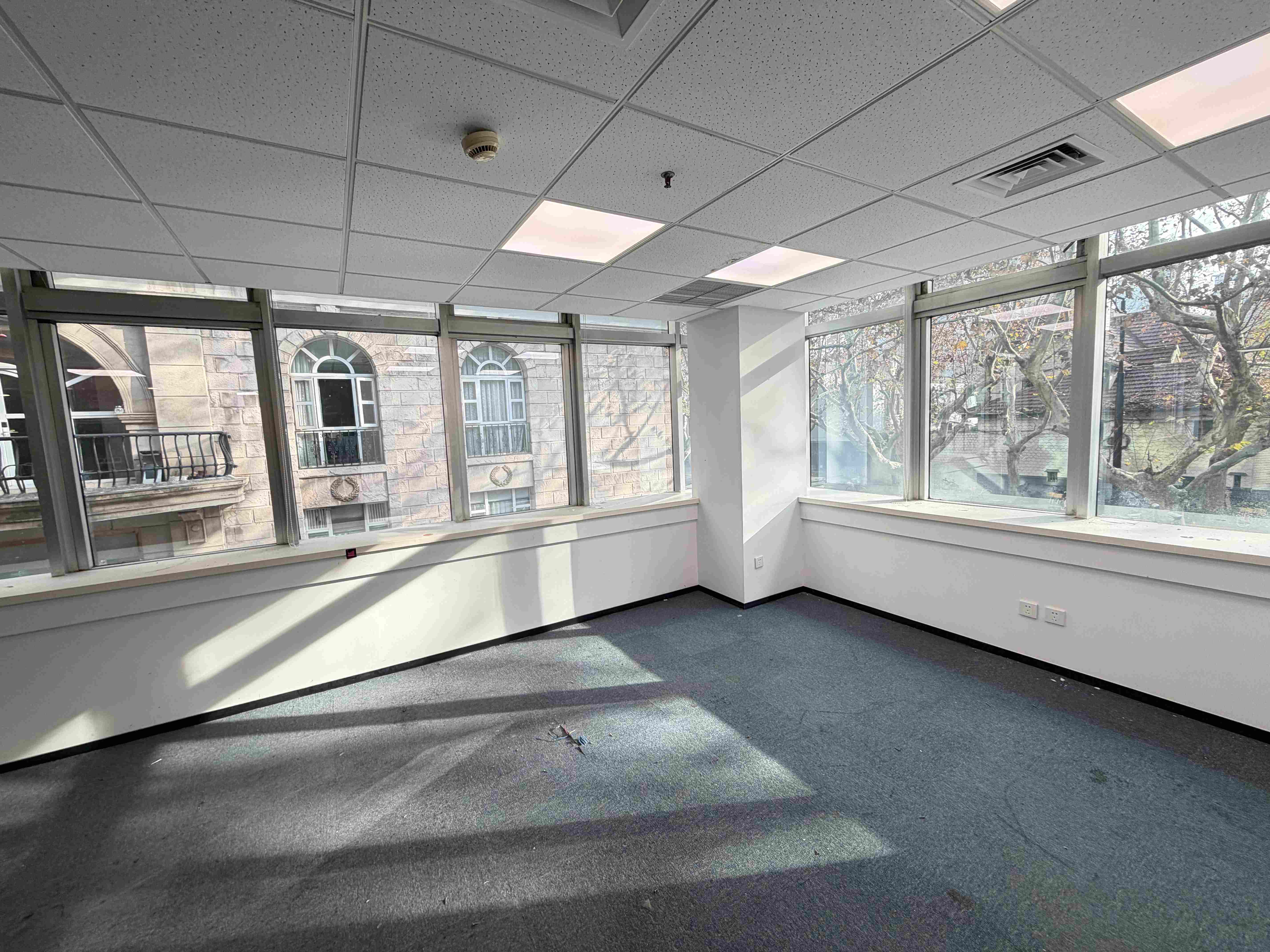 中山公园万宝国际广场178平米写字楼出租