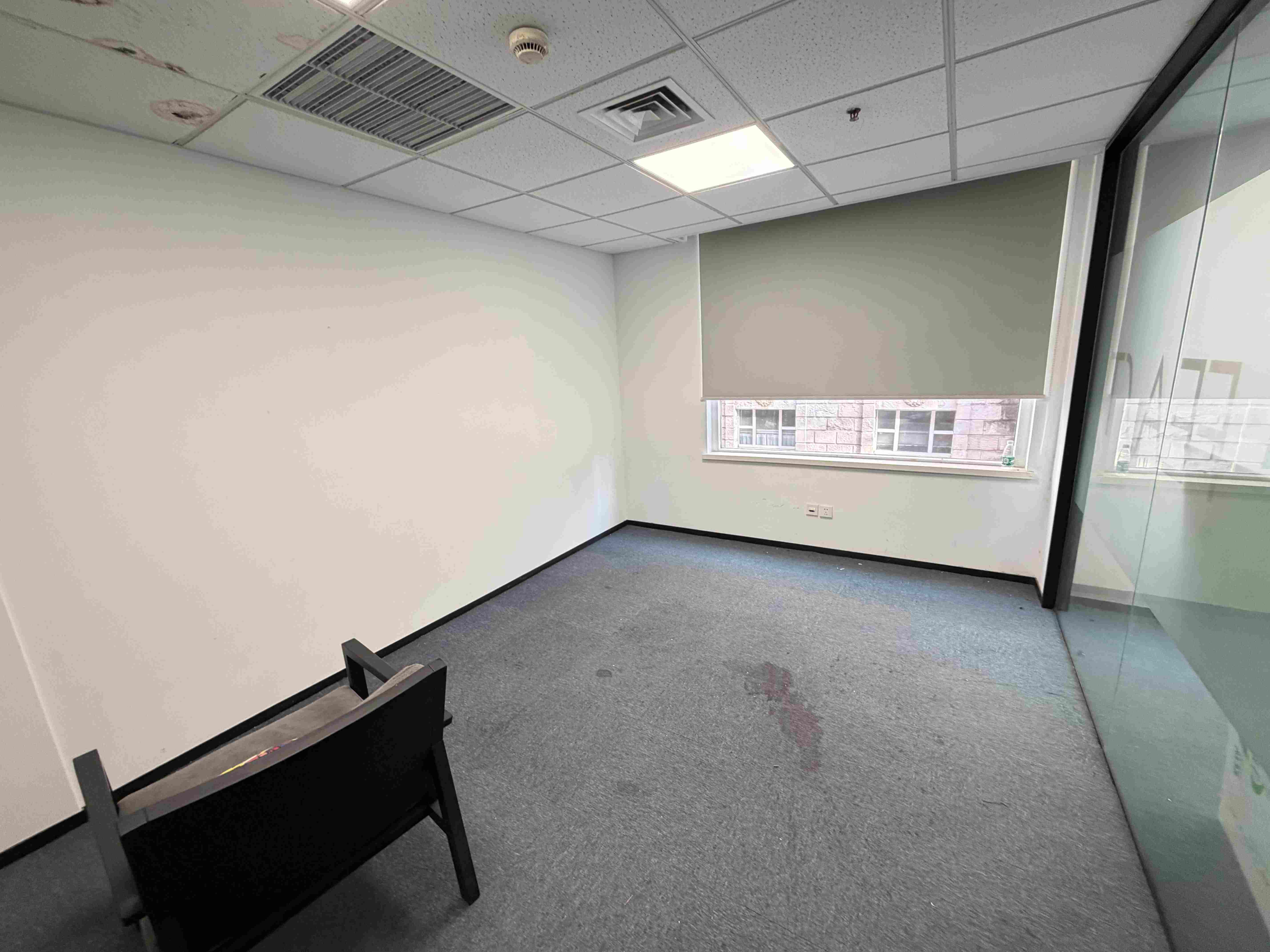 中山公园万宝国际广场178平米写字楼出租