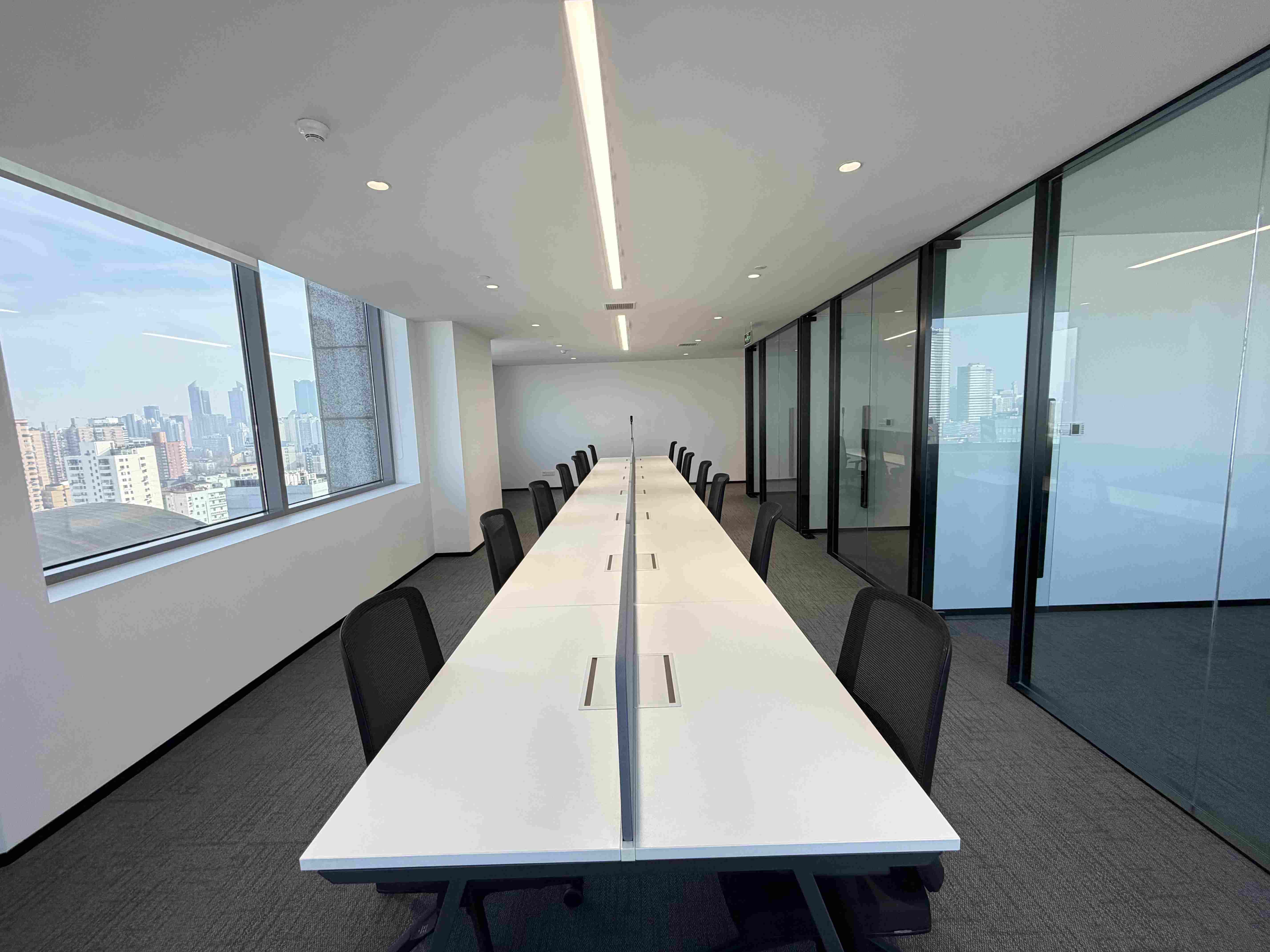 中山公园龙峰大厦153平米写字楼出租