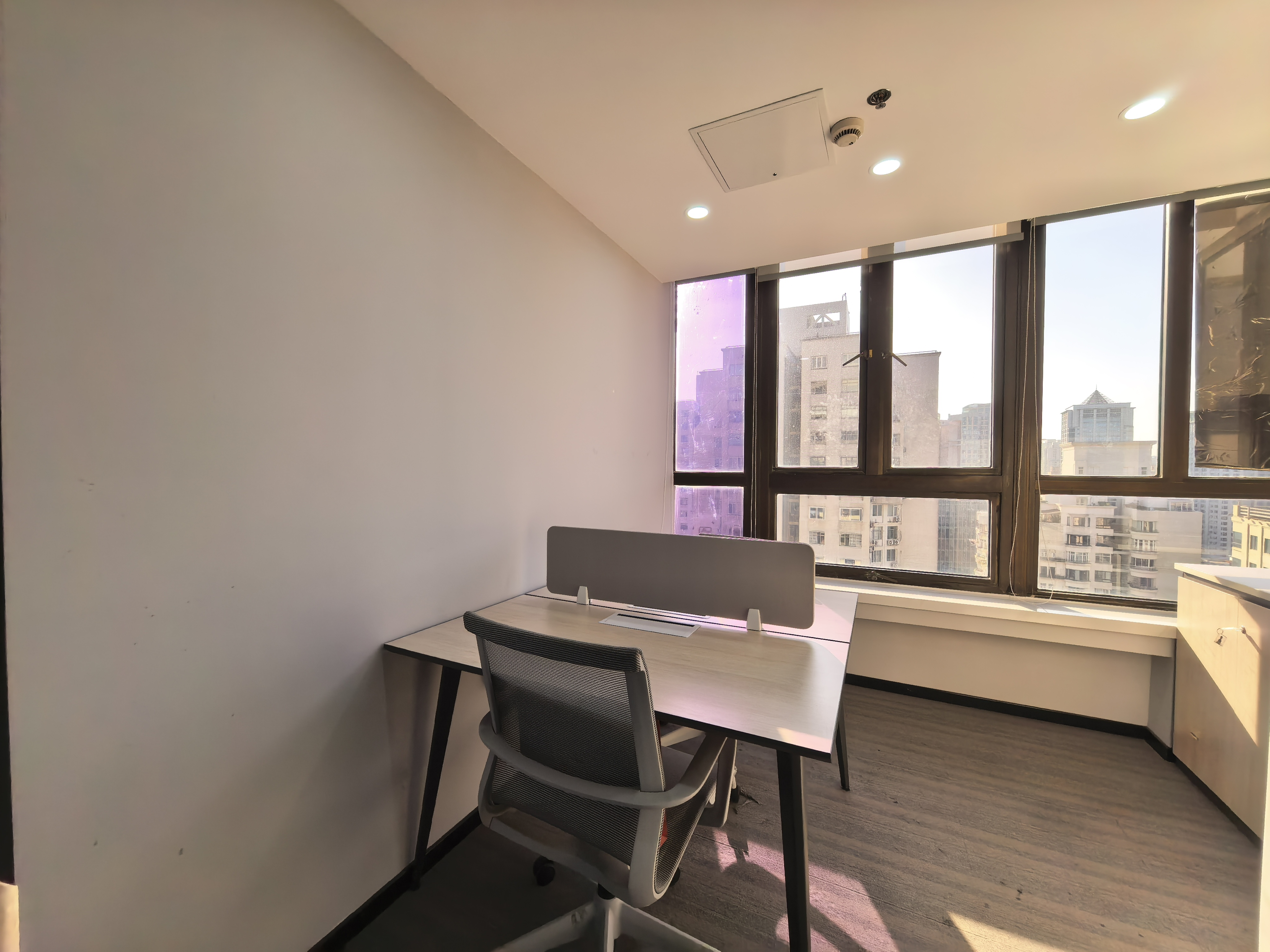 徐汇滨江灿星大厦90平米写字楼出租