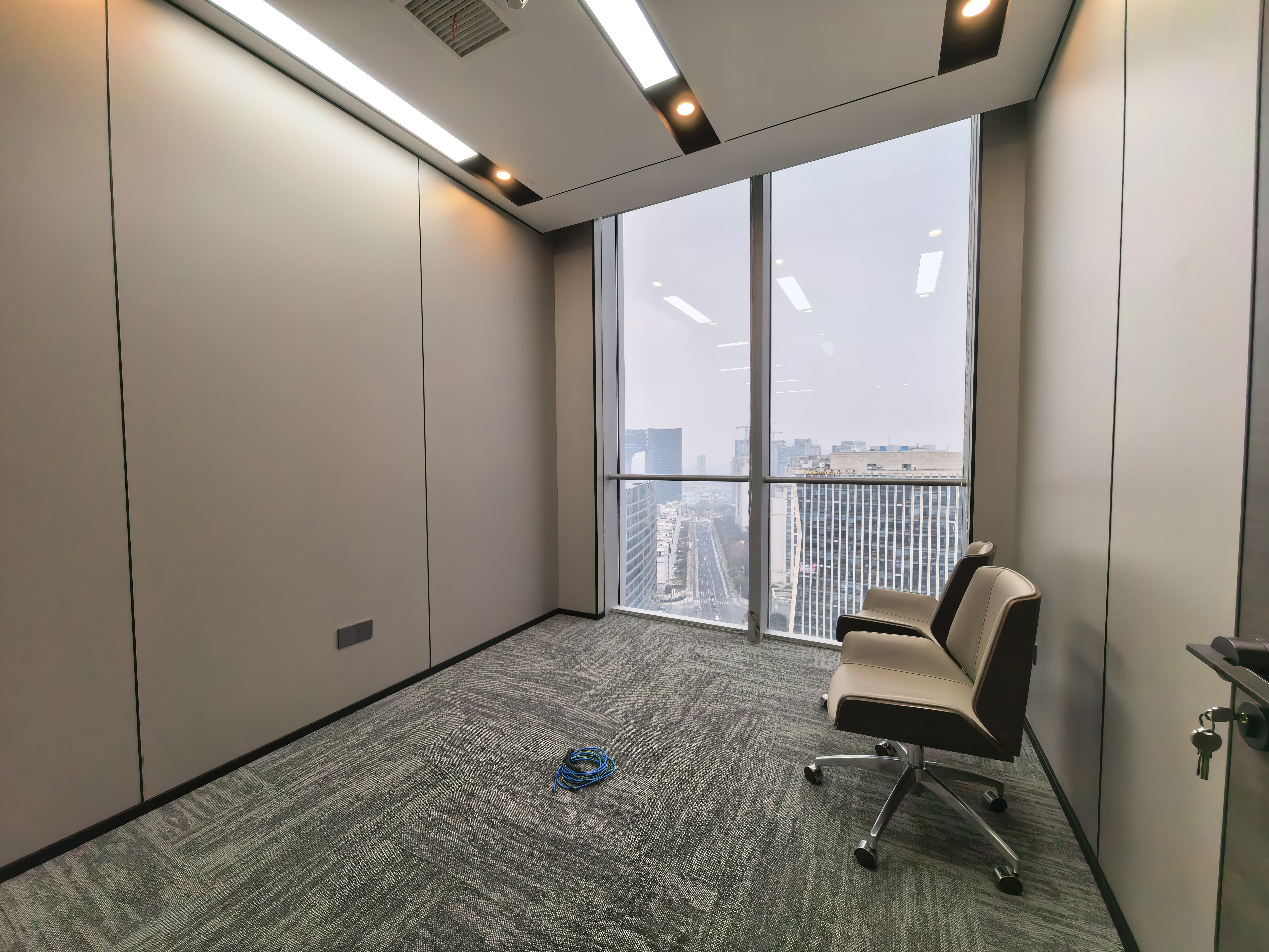 徐汇滨江灿星大厦170平米写字楼出租