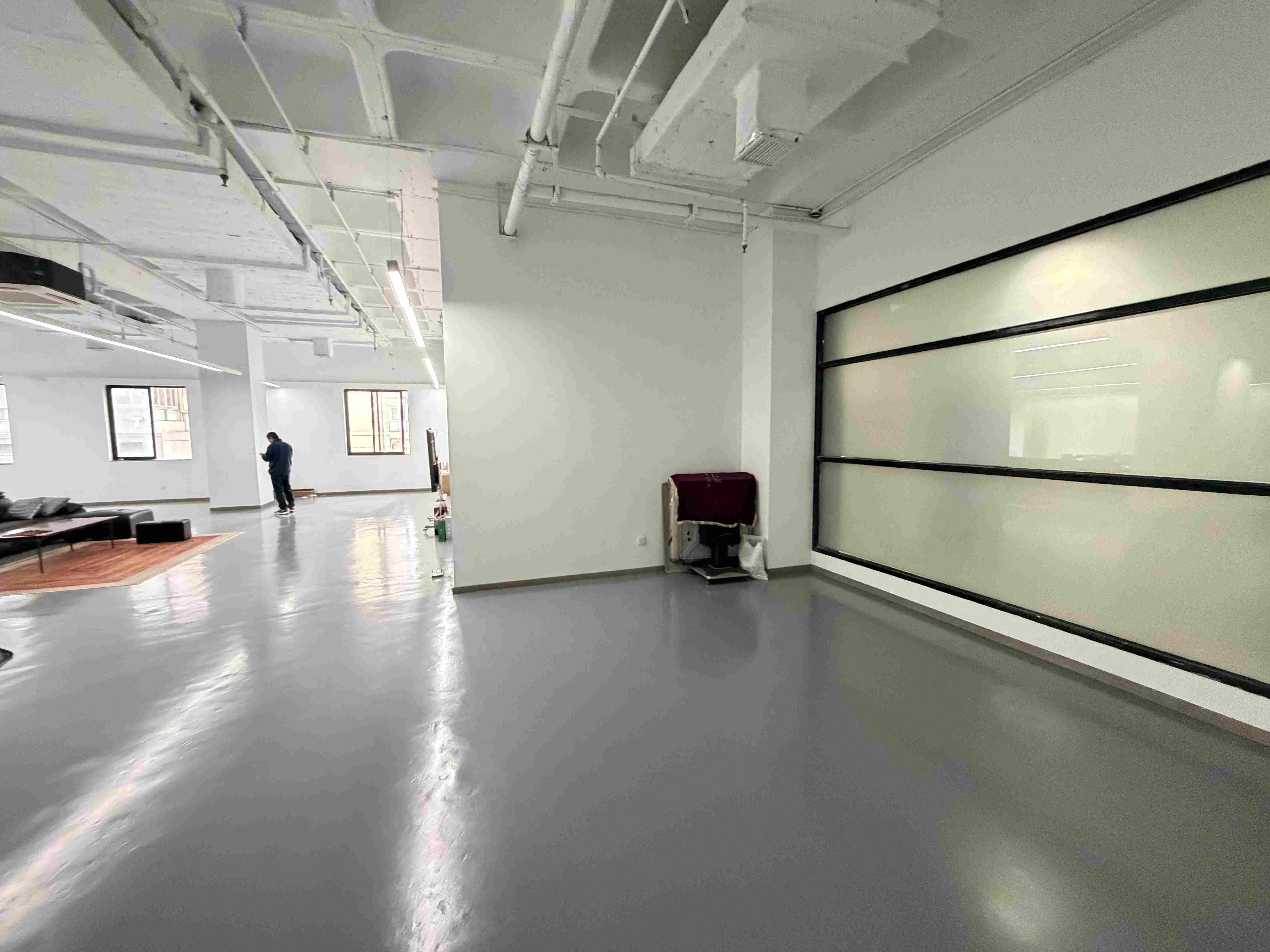 新华路新华大厦342平米写字楼出租