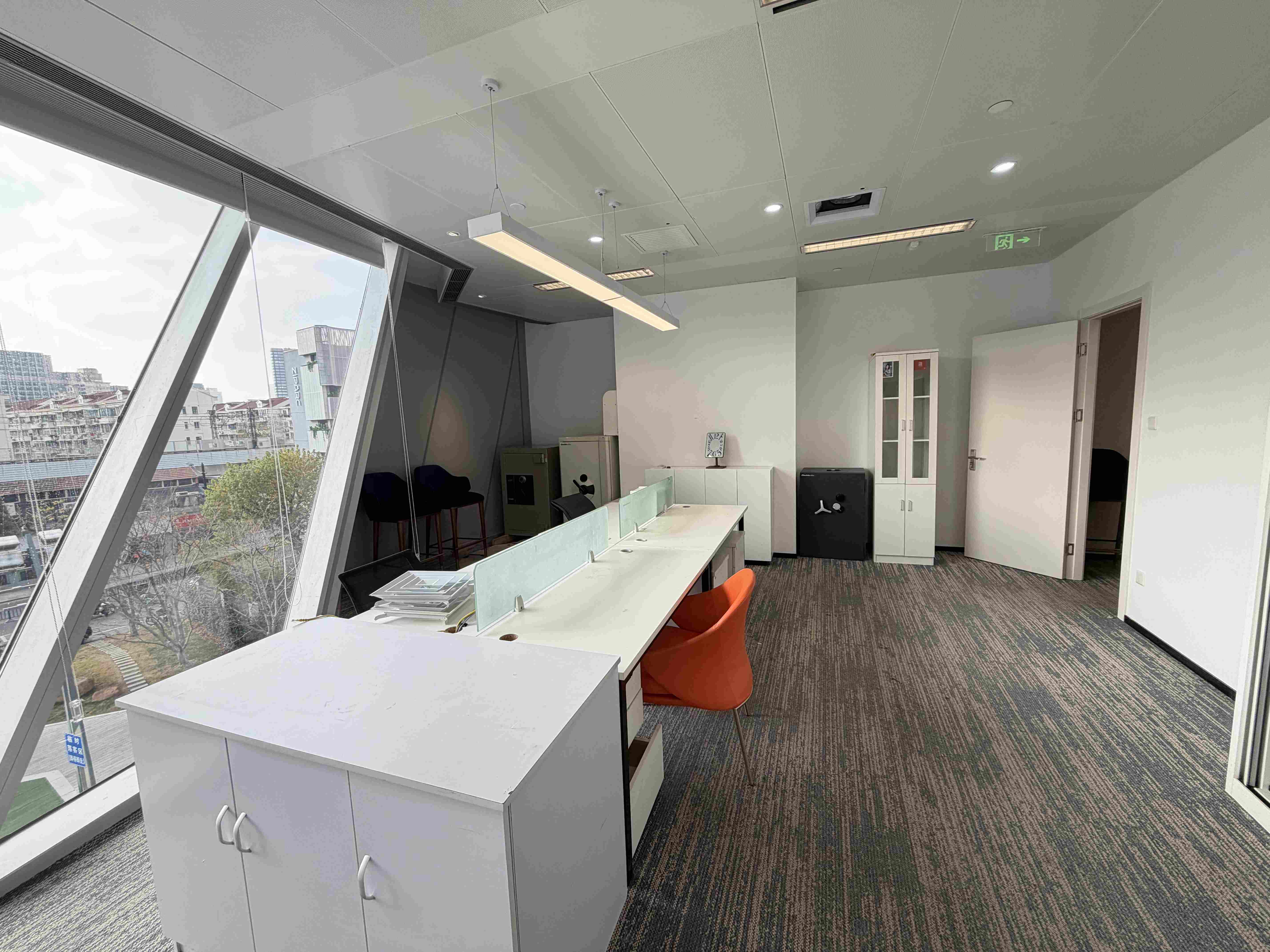 虹桥上海长宁国际发展广场127平米写字楼出租