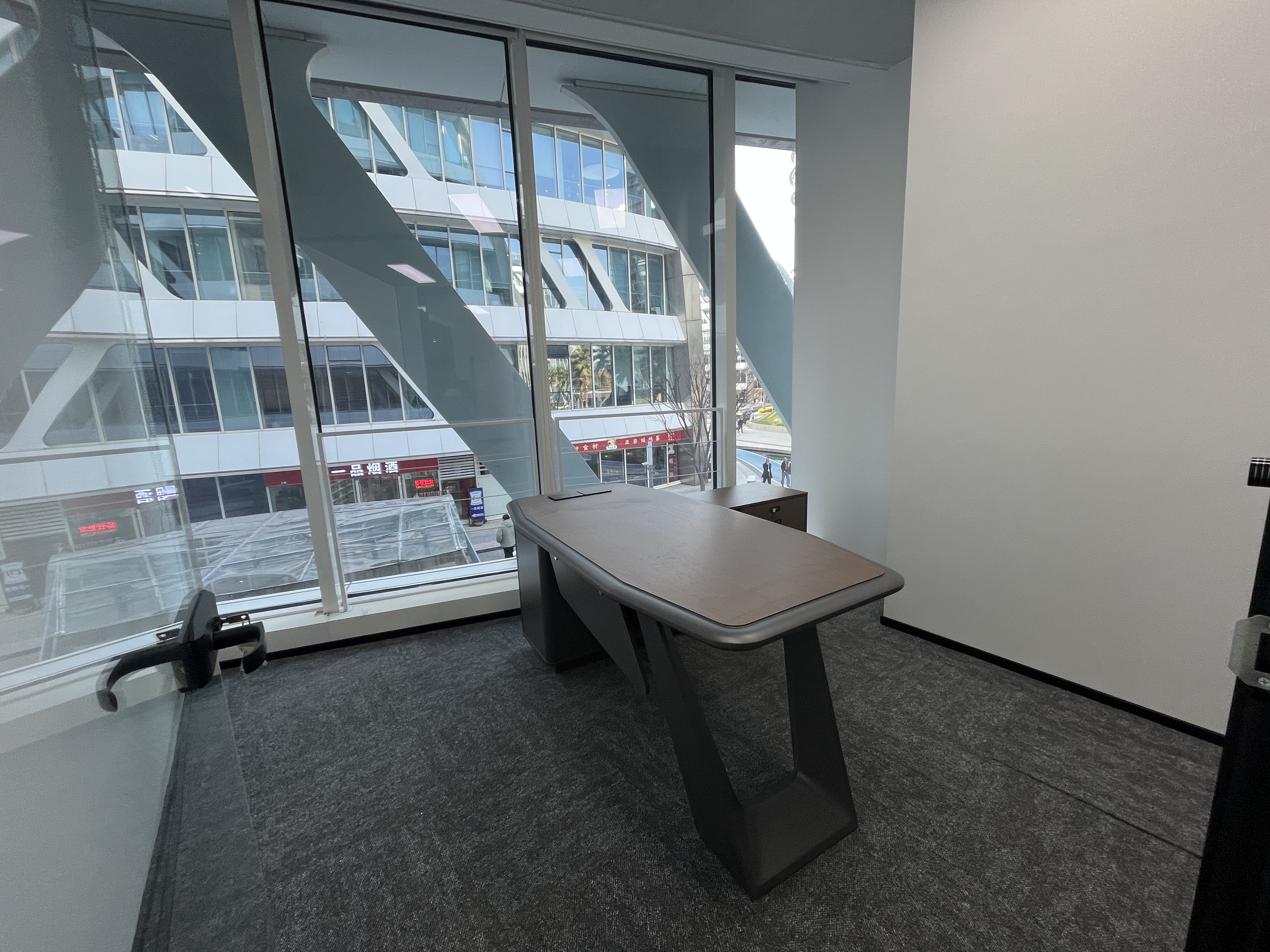 徐泾虹桥世界中心195平米写字楼出租