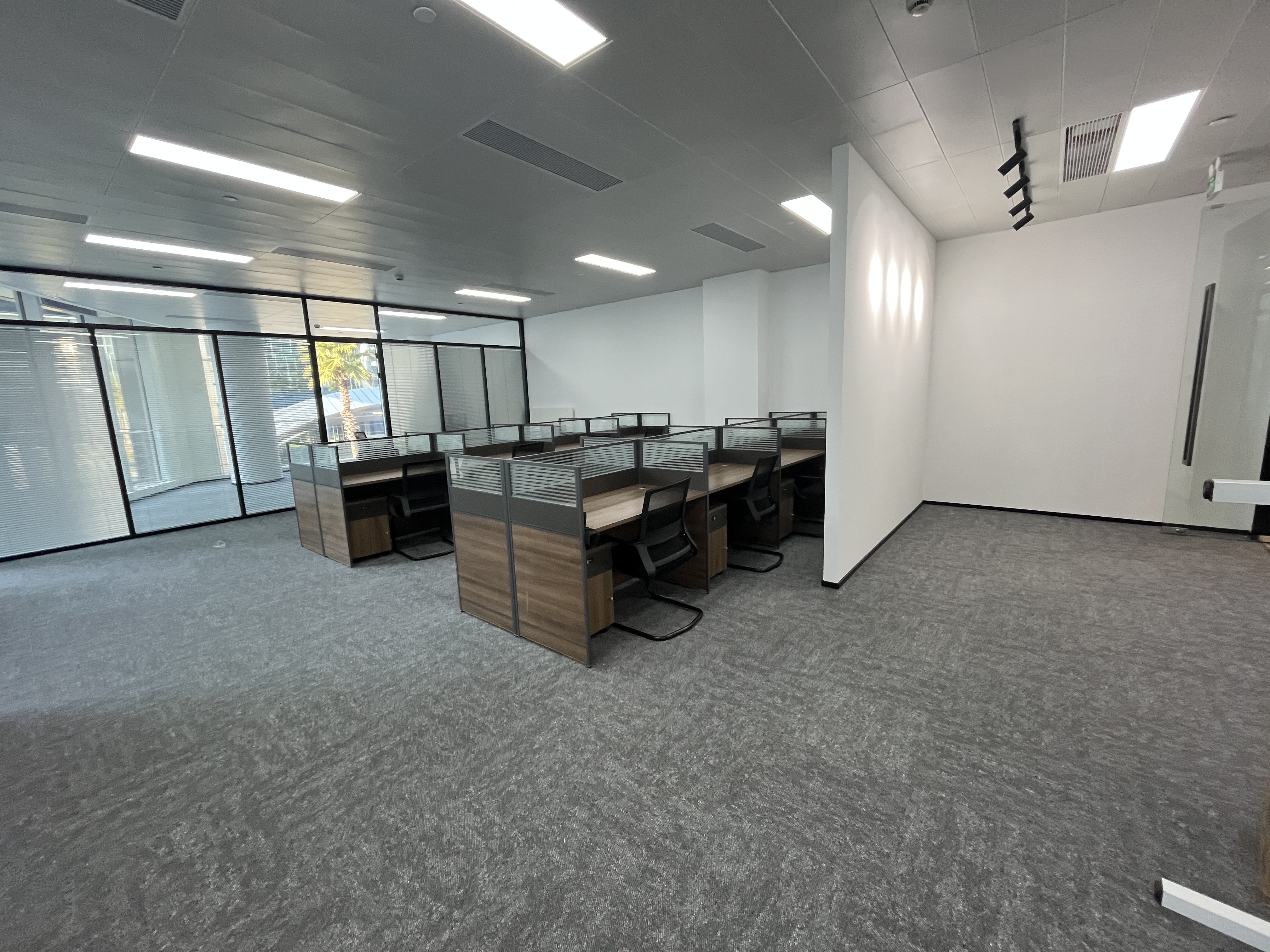 徐泾虹桥世界中心195平米写字楼出租