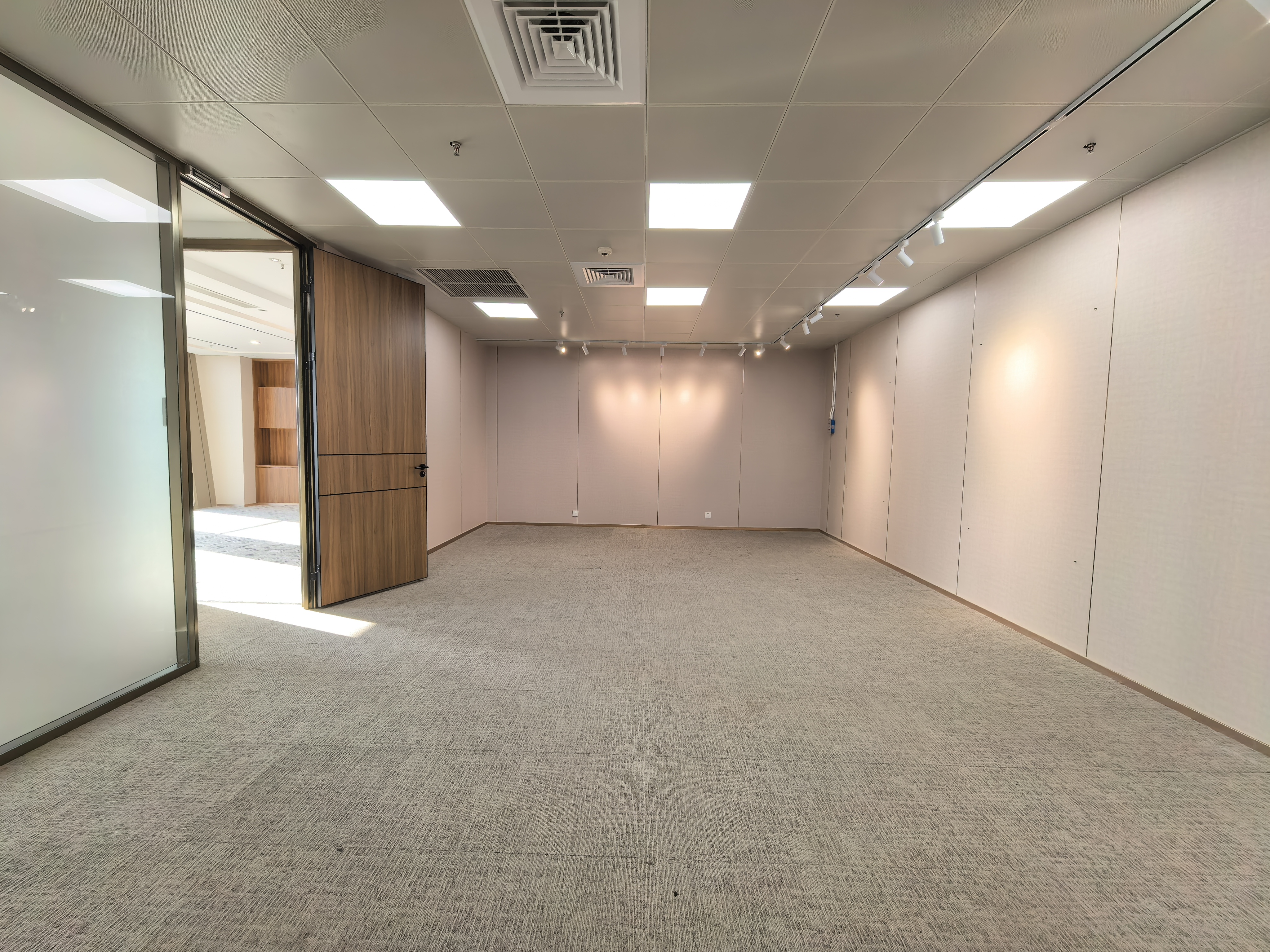 仙霞远东国际广场130平米写字楼出租