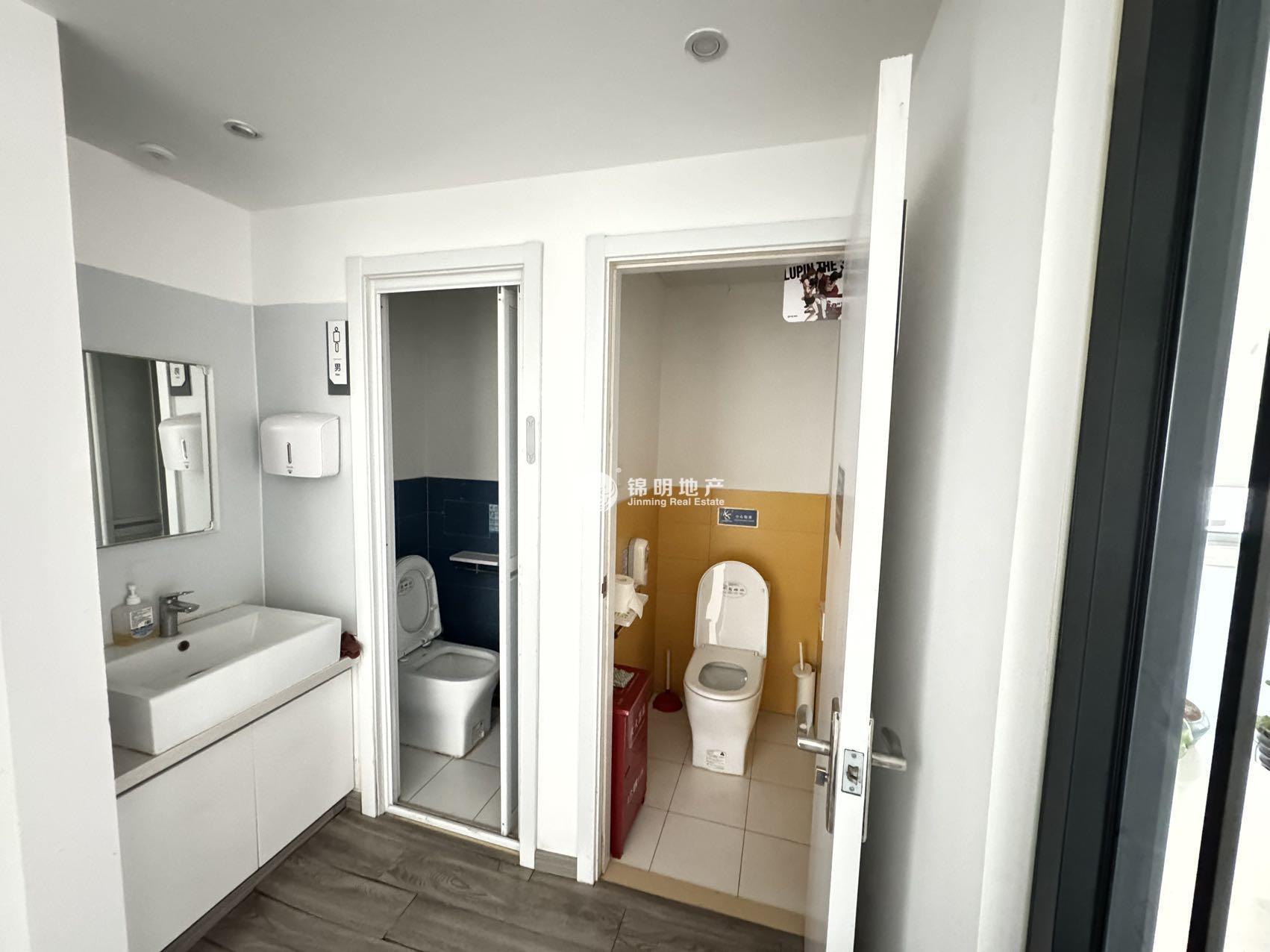 中山公园中西大厦159平米写字楼出租