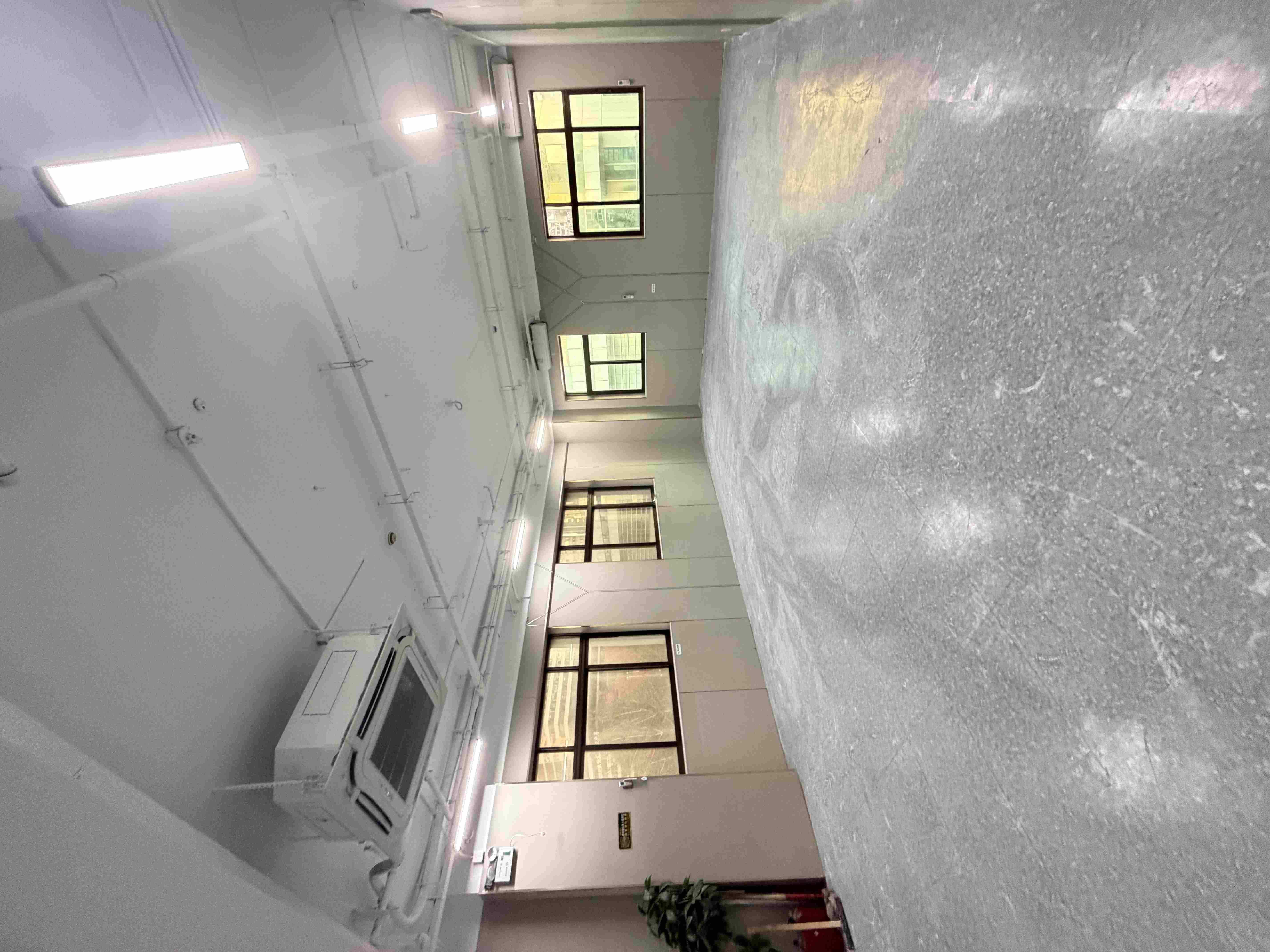 中山公园嘉利大厦124平米写字楼出租