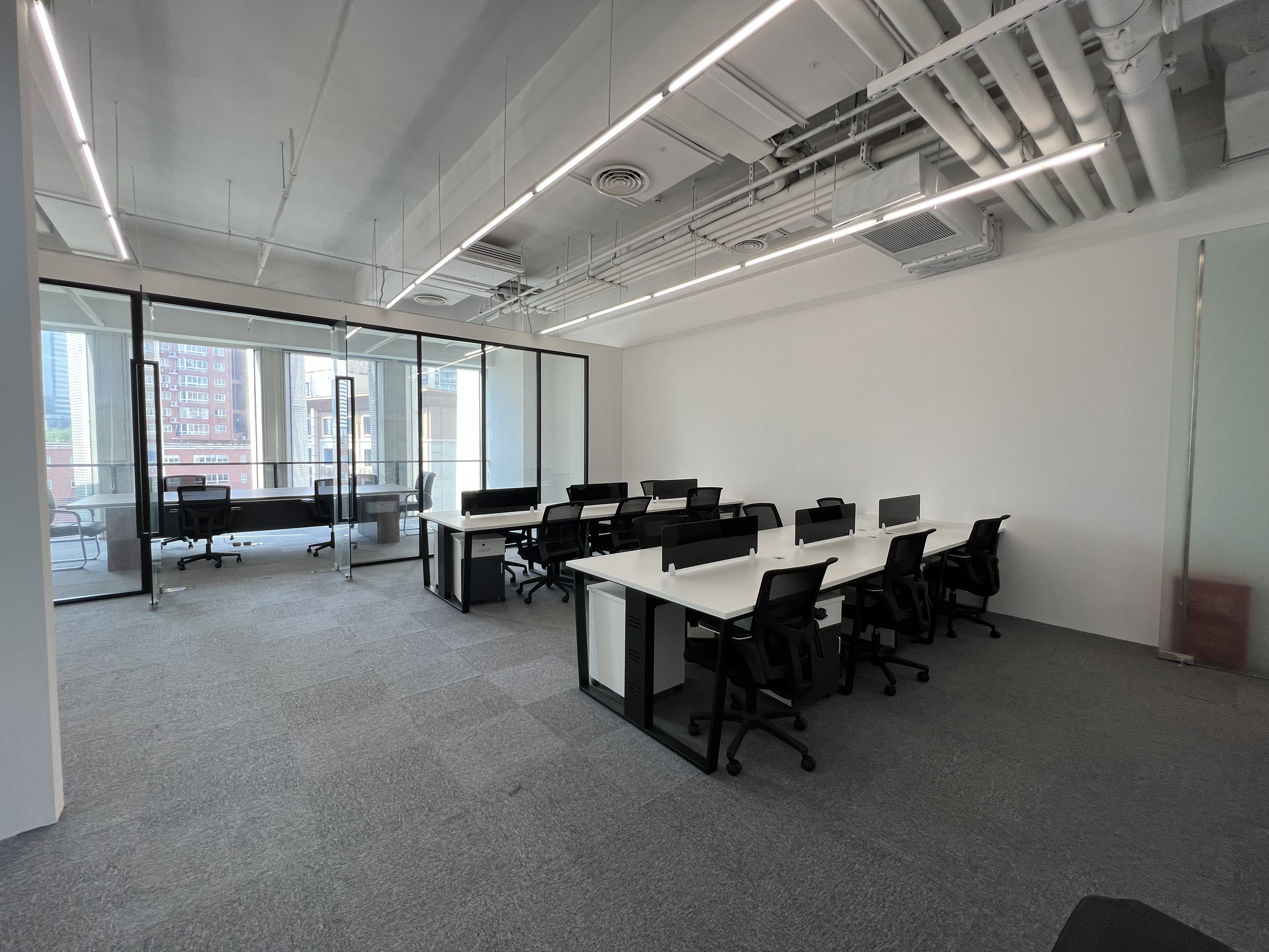 临平路大世界商务中心325平米写字楼出租