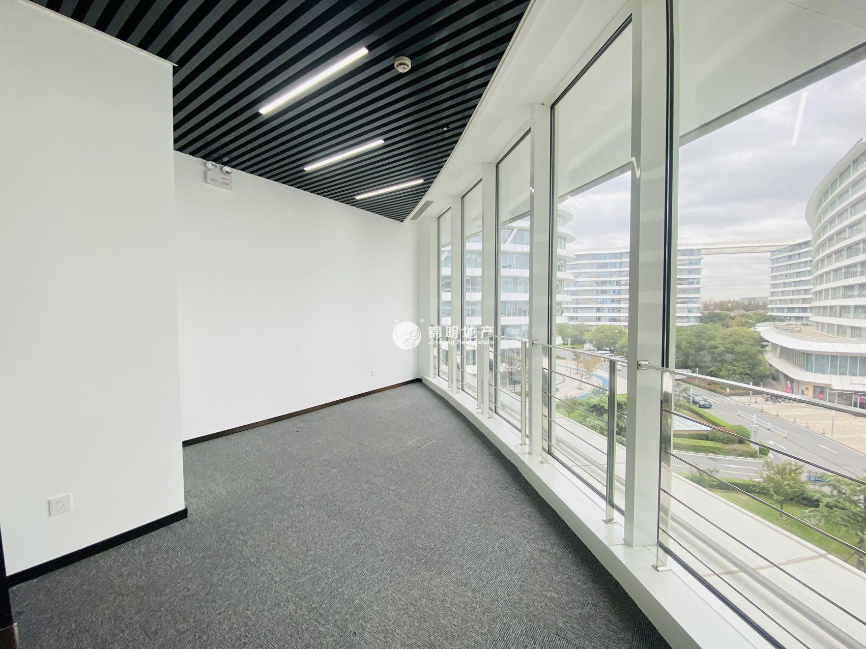 徐泾虹桥世界中心324平米写字楼出租