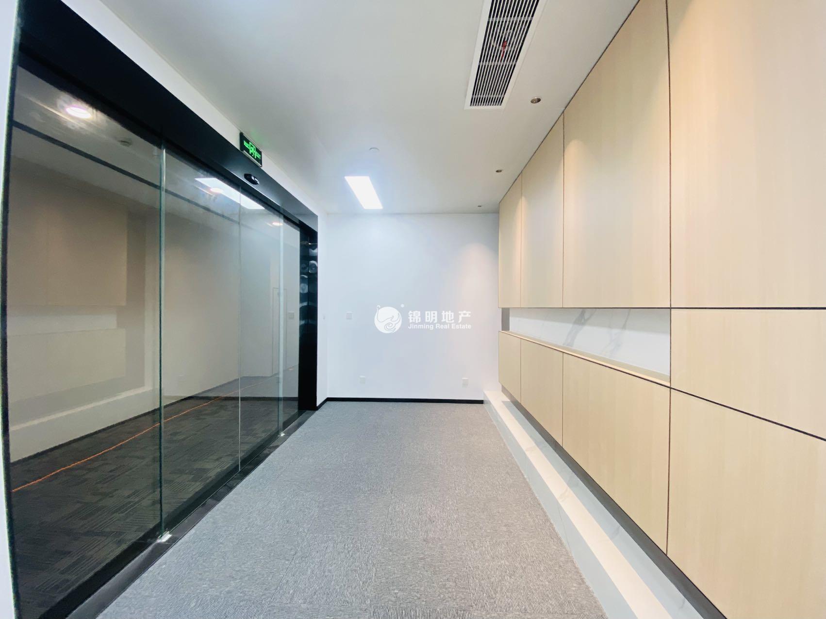 徐泾虹桥世界中心324平米写字楼出租