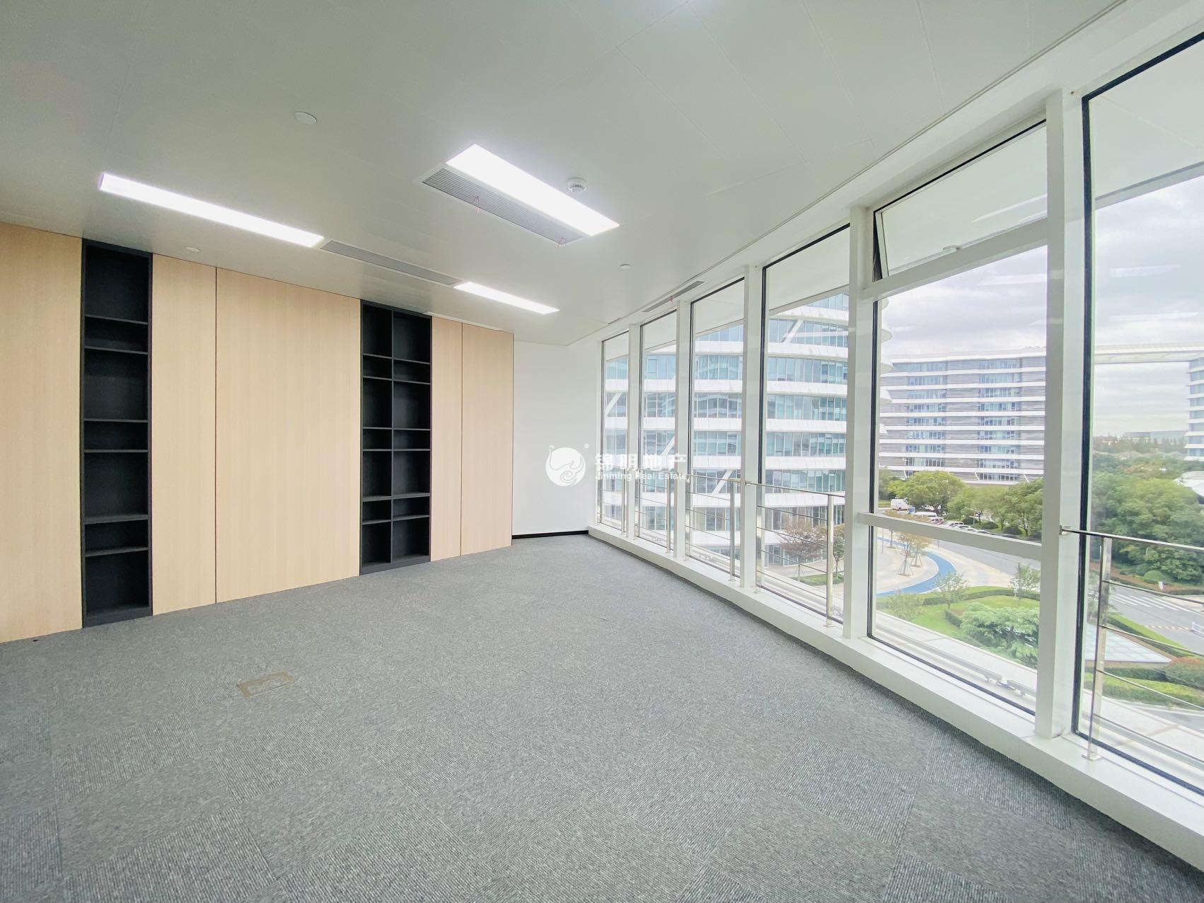 徐泾虹桥世界中心324平米写字楼出租