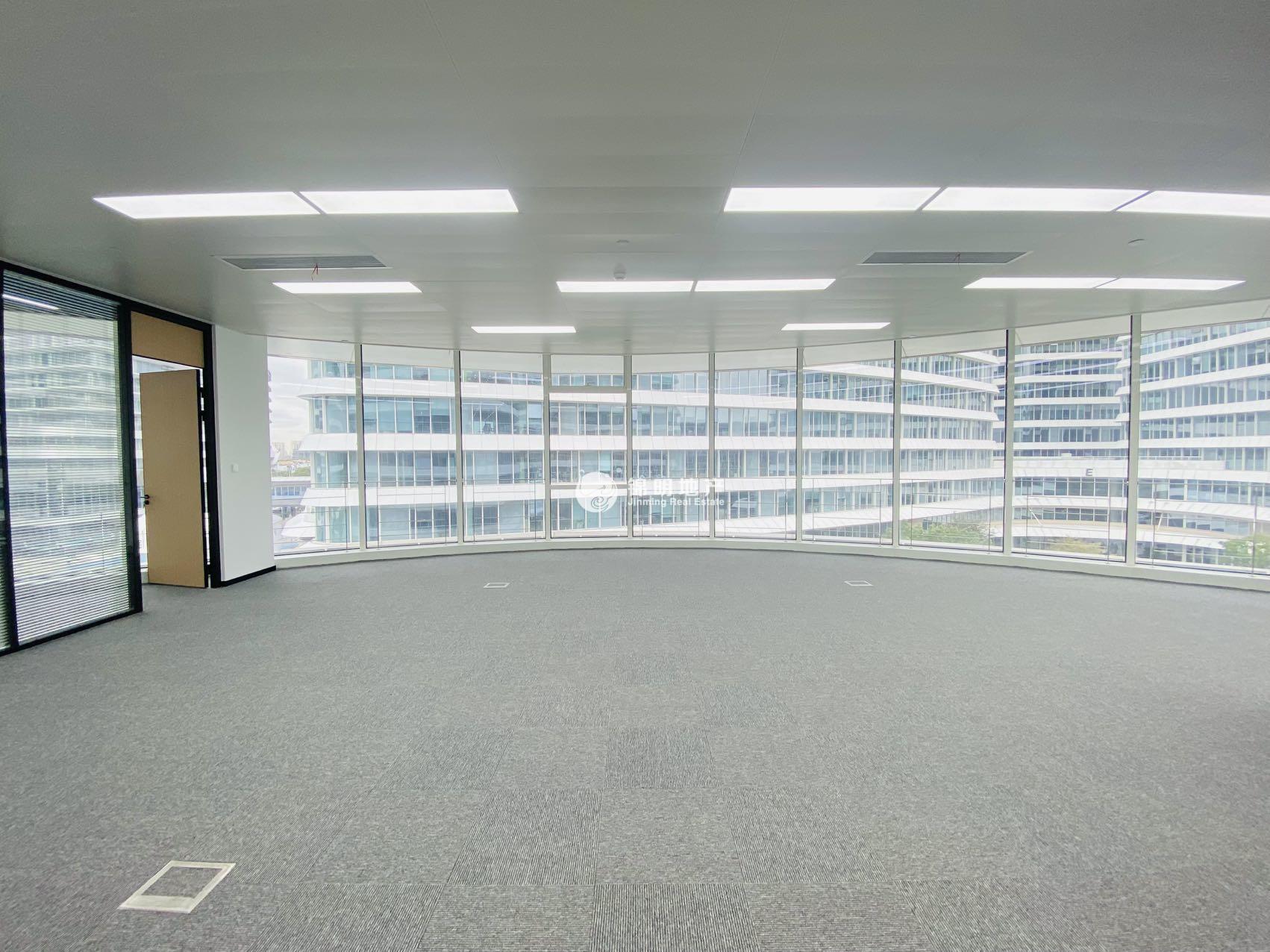 徐泾虹桥世界中心324平米写字楼出租