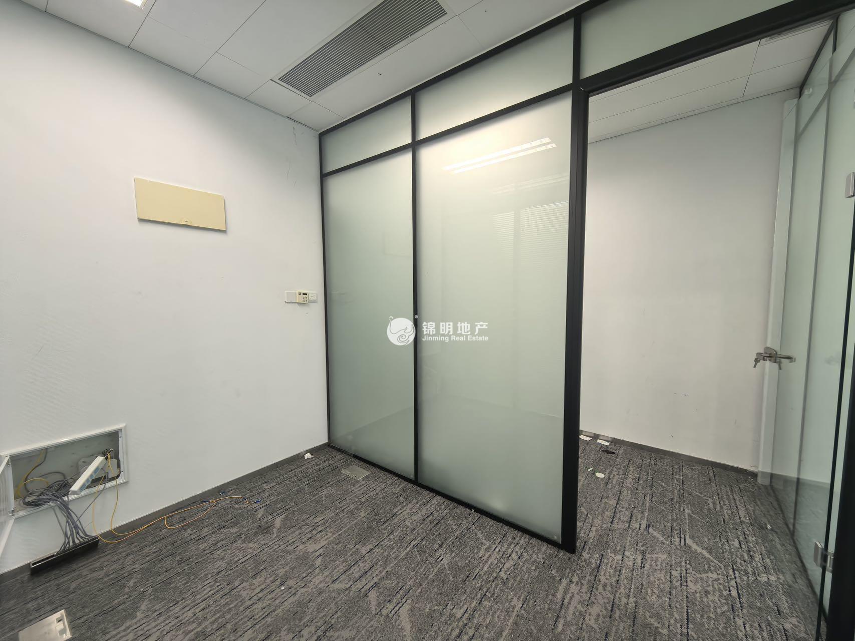 徐泾虹桥世界中心159平米写字楼出租