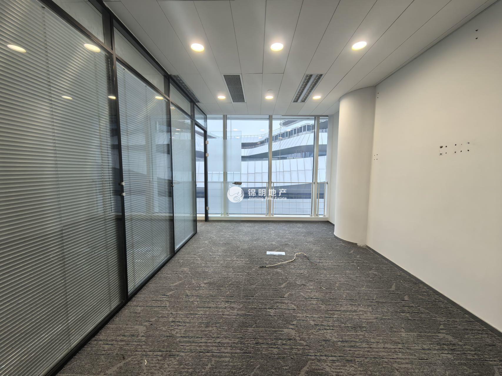 徐泾虹桥世界中心159平米写字楼出租