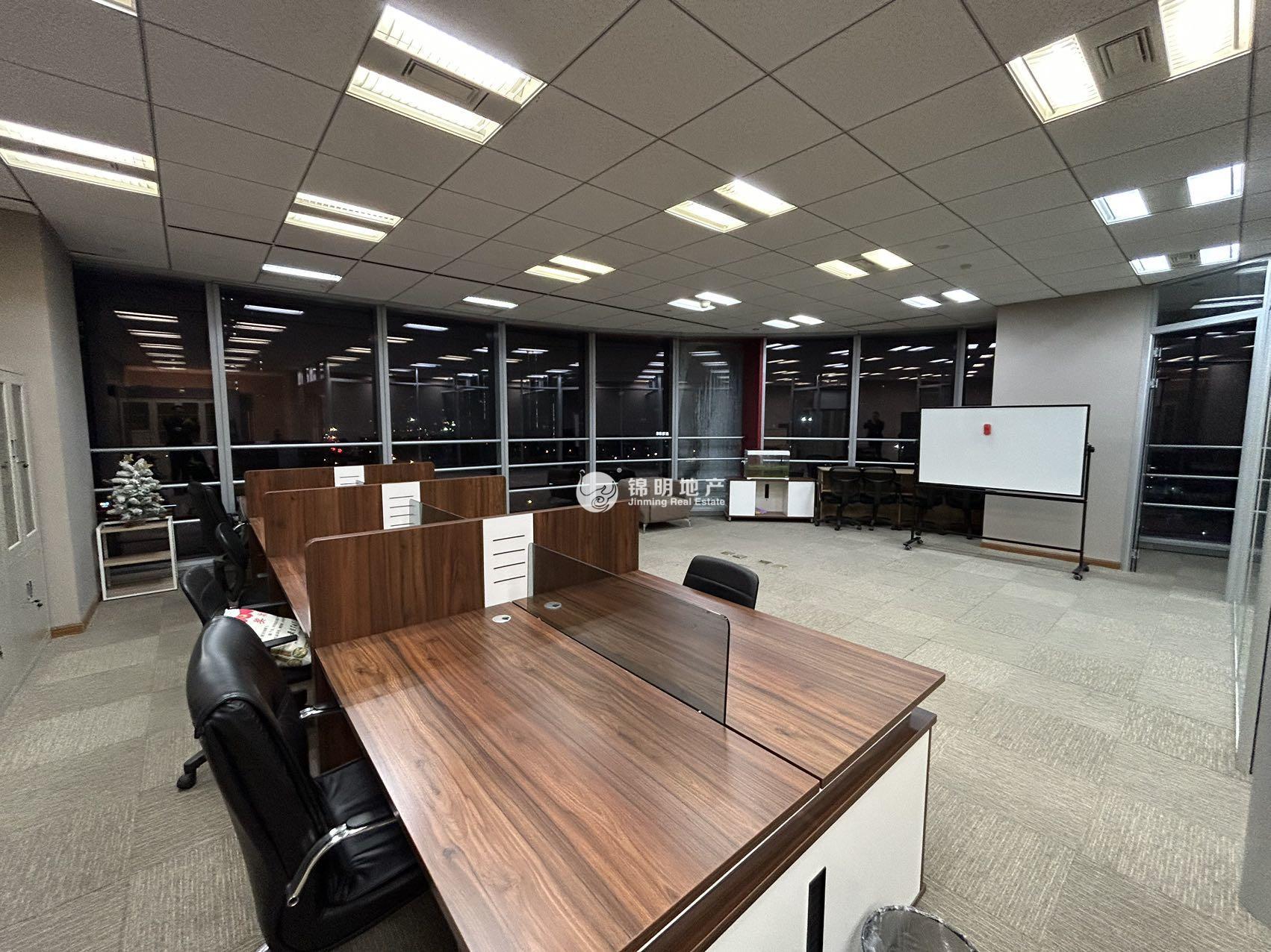 四川北路中美信托金融大厦683平米写字楼出租