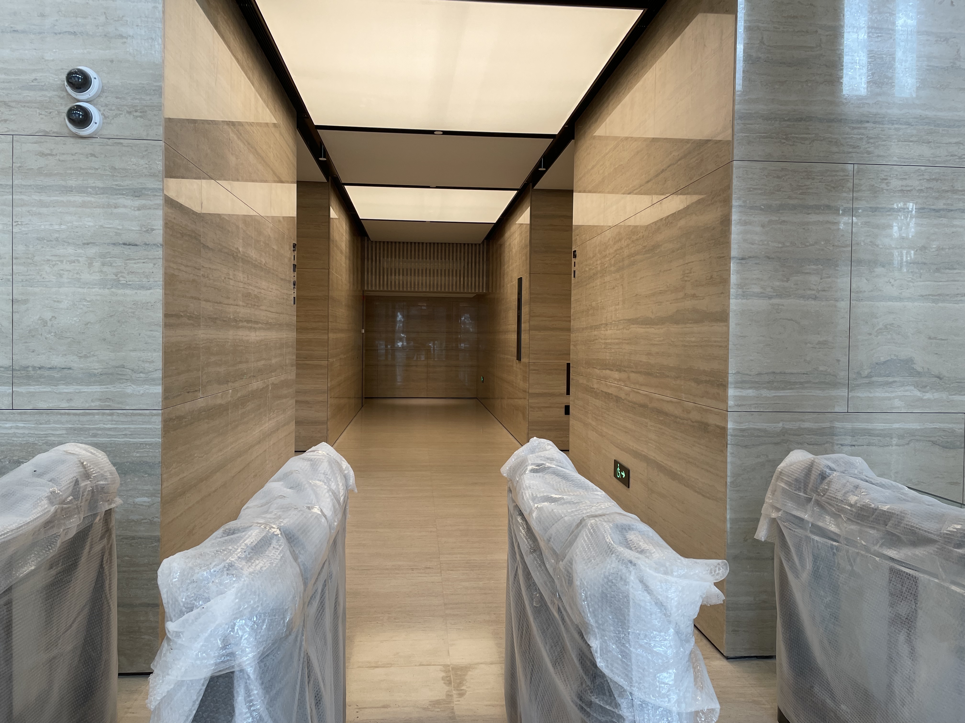 四川北路中美信托金融大厦564平米写字楼出租