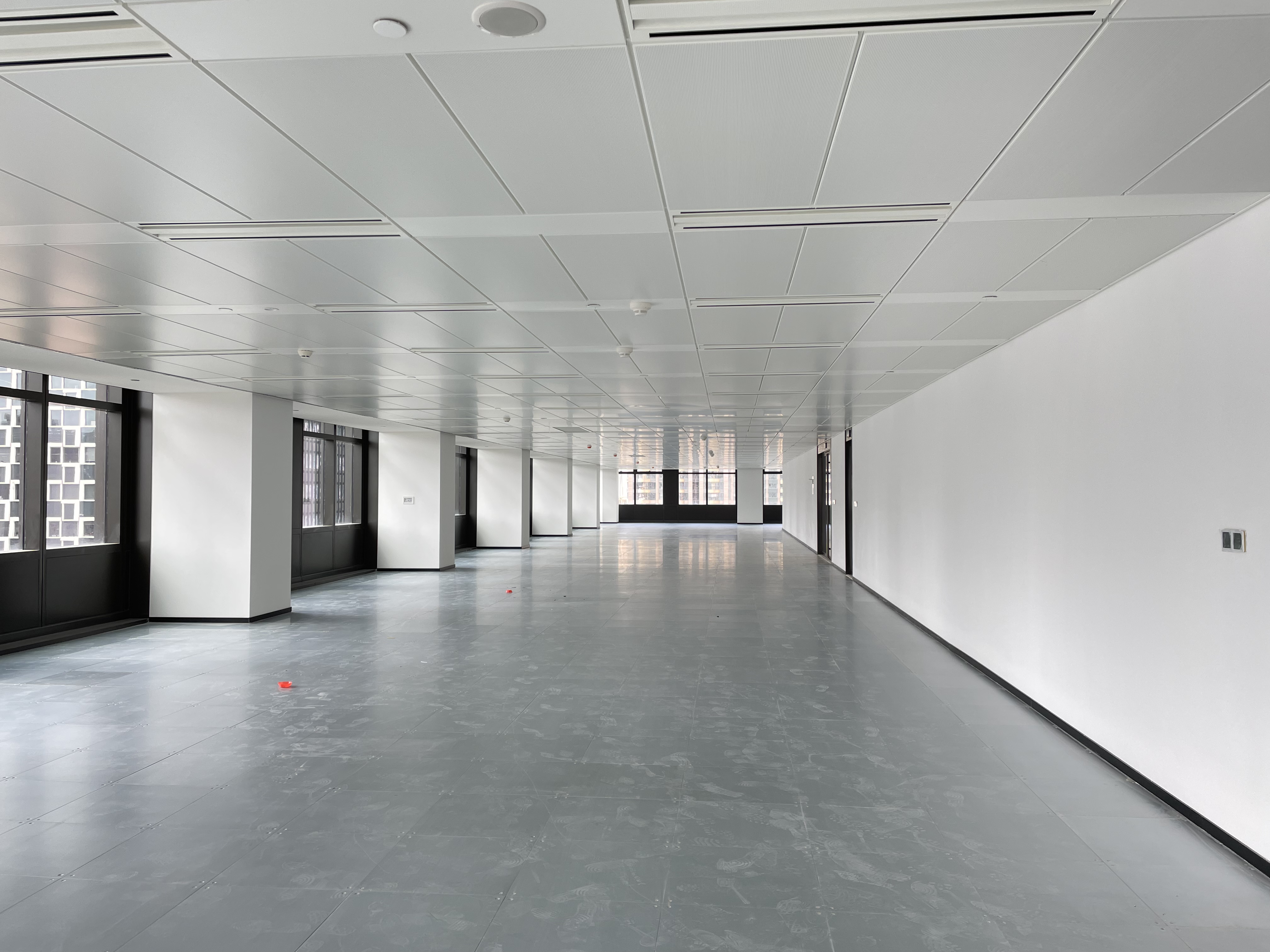 四川北路中美信托金融大厦512平米写字楼出租