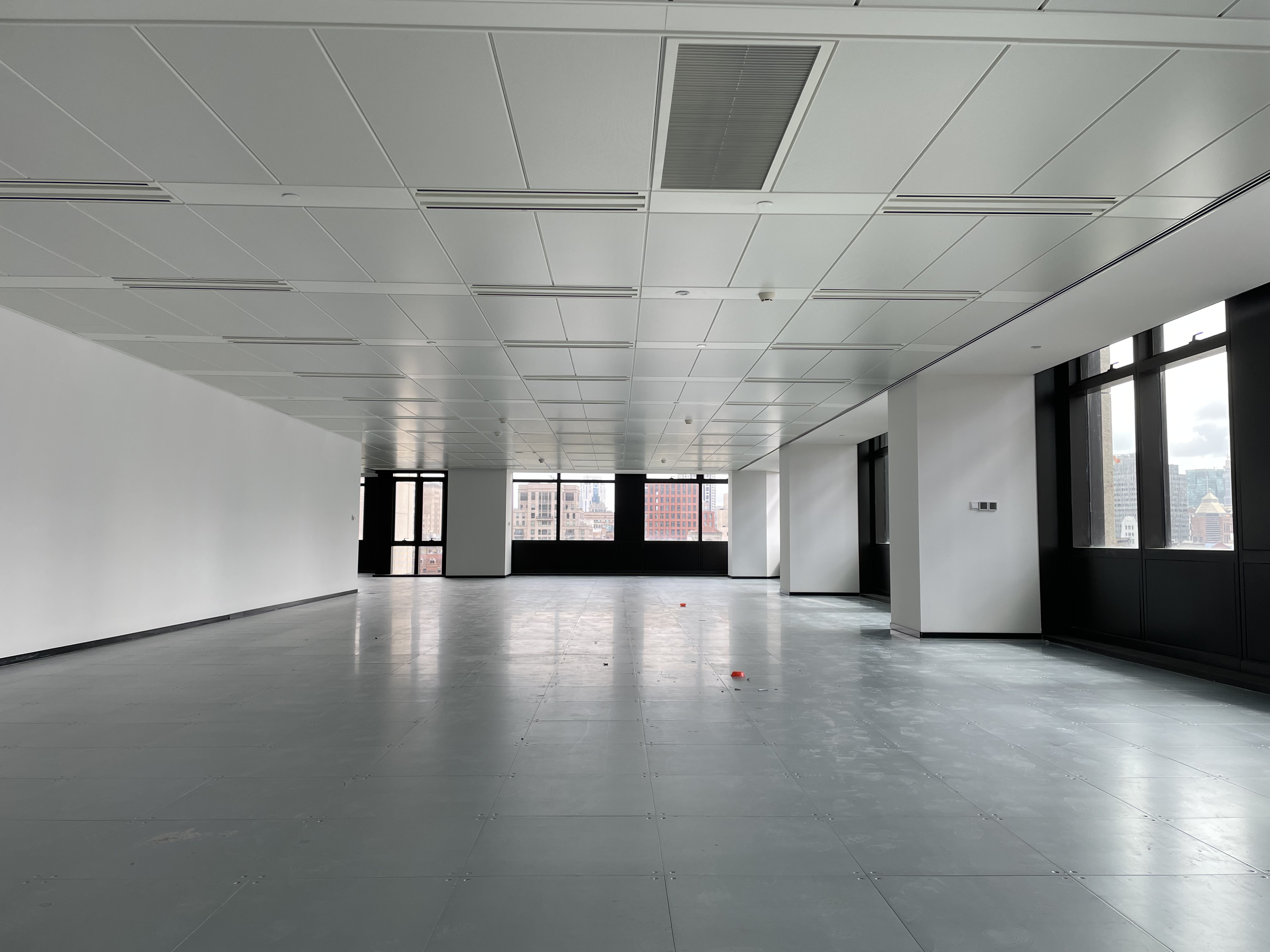 四川北路中美信托金融大厦512平米写字楼出租