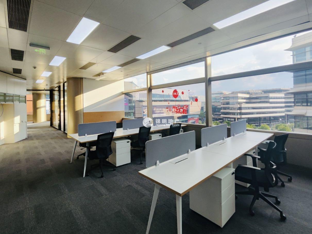 虹桥虹桥万通中心677平米写字楼出租