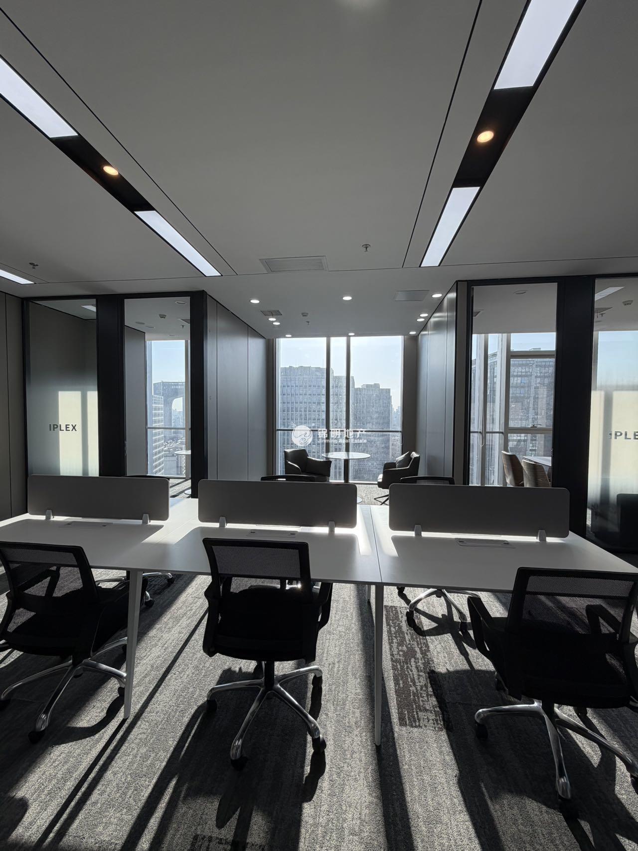 徐汇滨江灿星大厦281平米写字楼出租