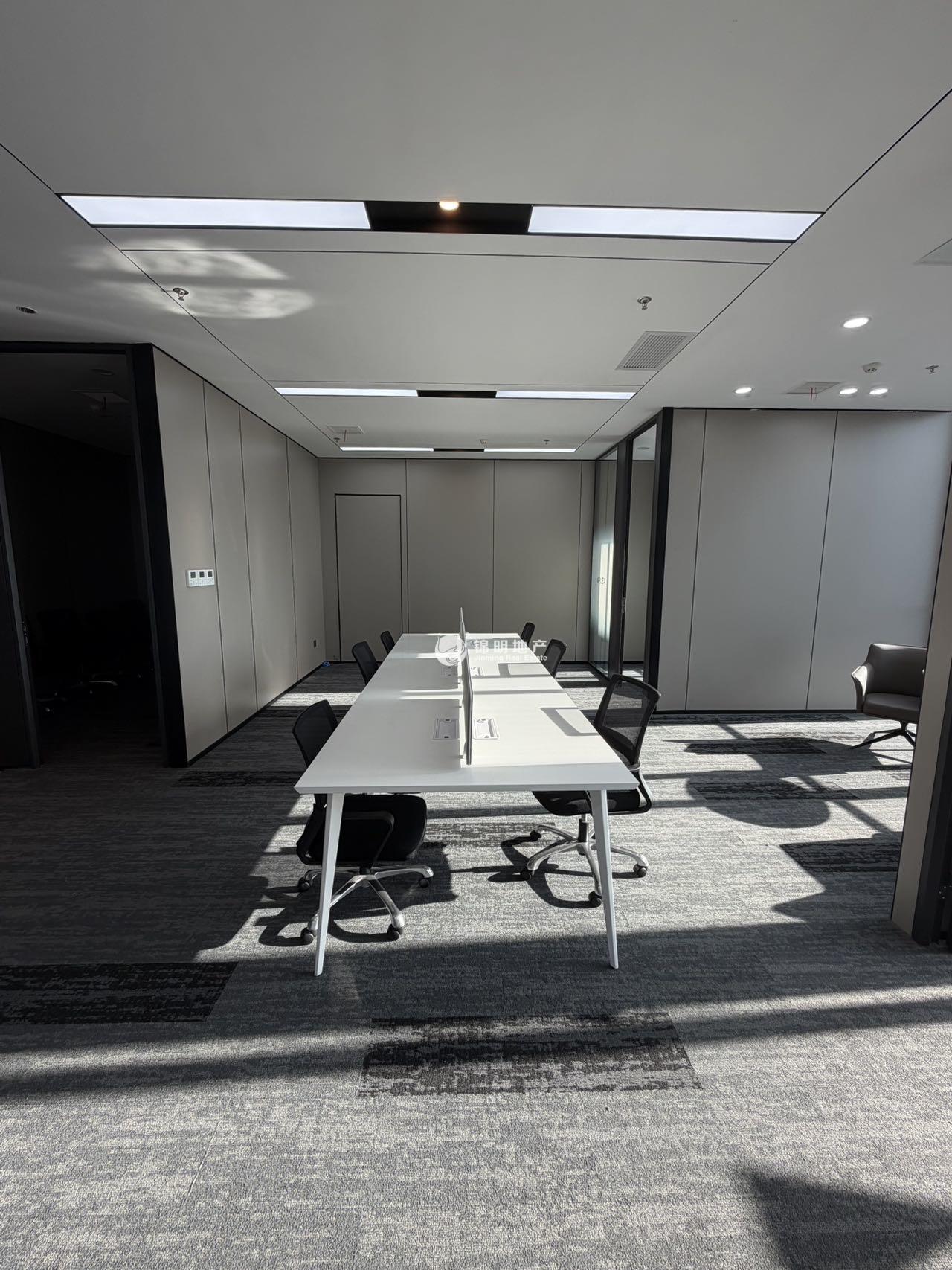 徐汇滨江灿星大厦281平米写字楼出租