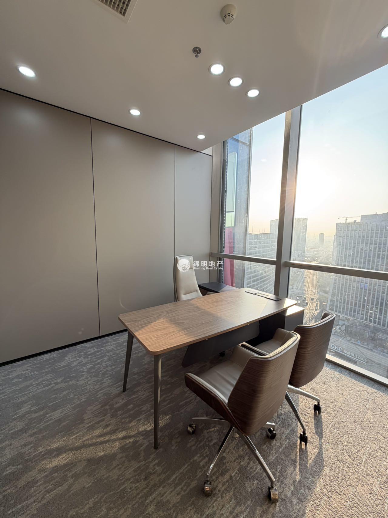 徐汇滨江灿星大厦173平米写字楼出租