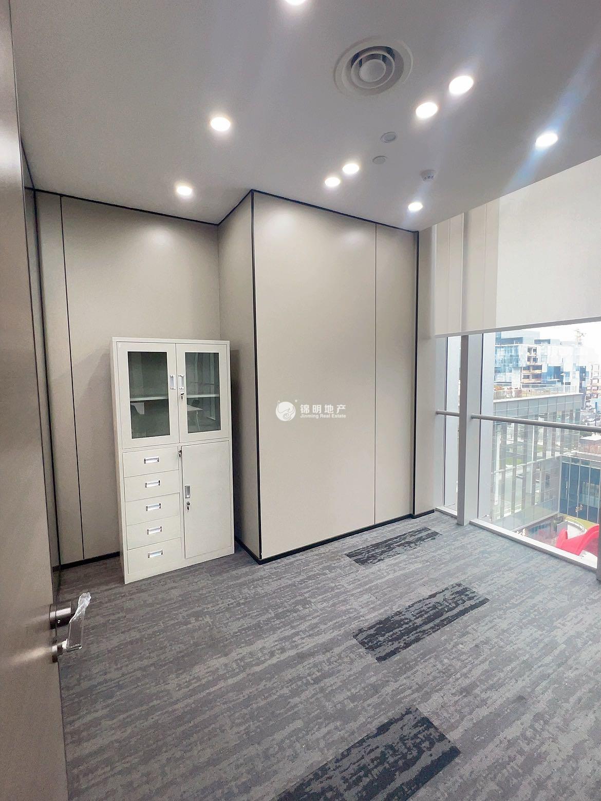 徐汇滨江灿星大厦249平米写字楼出租