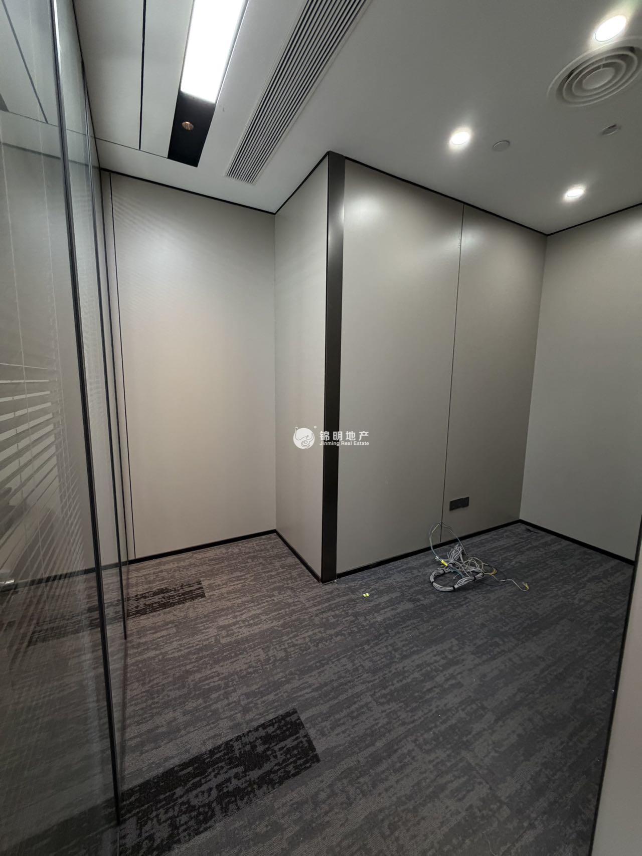 徐汇滨江灿星大厦129平米写字楼出租