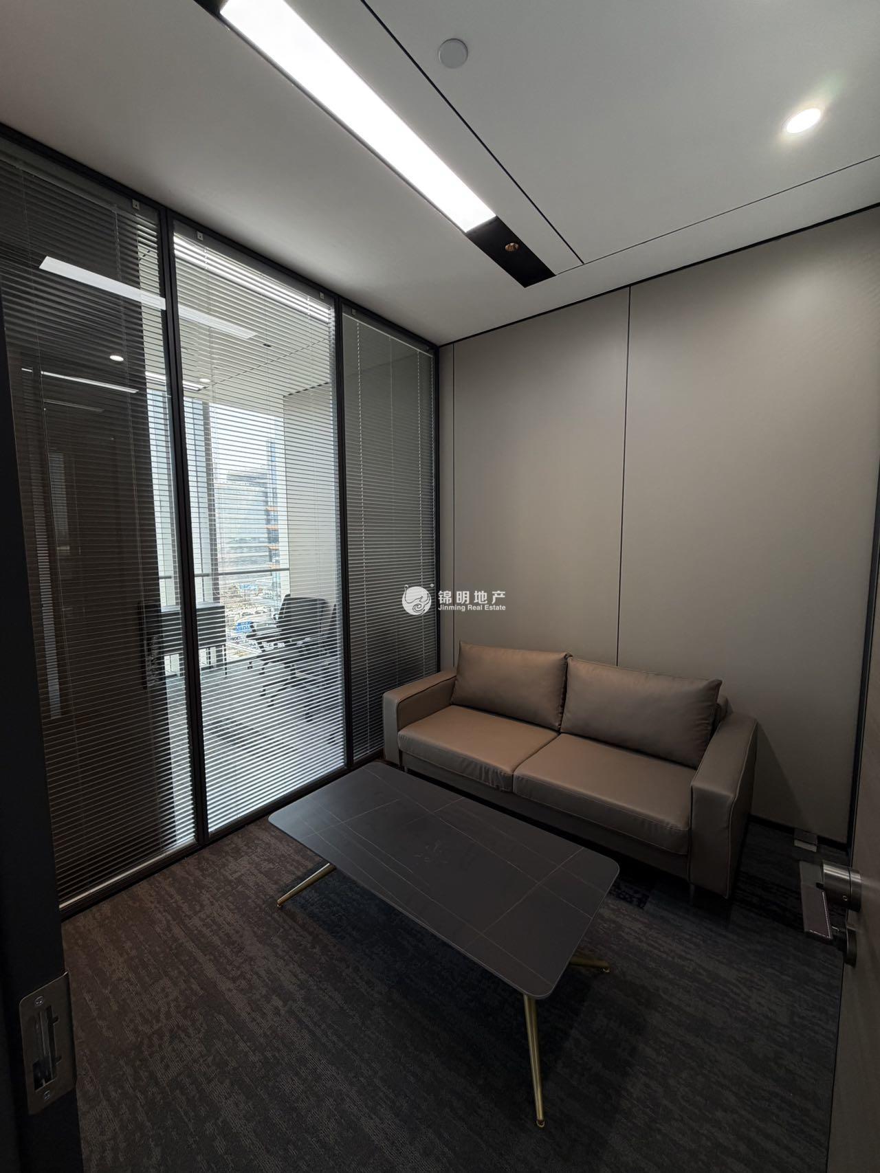 徐汇滨江灿星大厦129平米写字楼出租