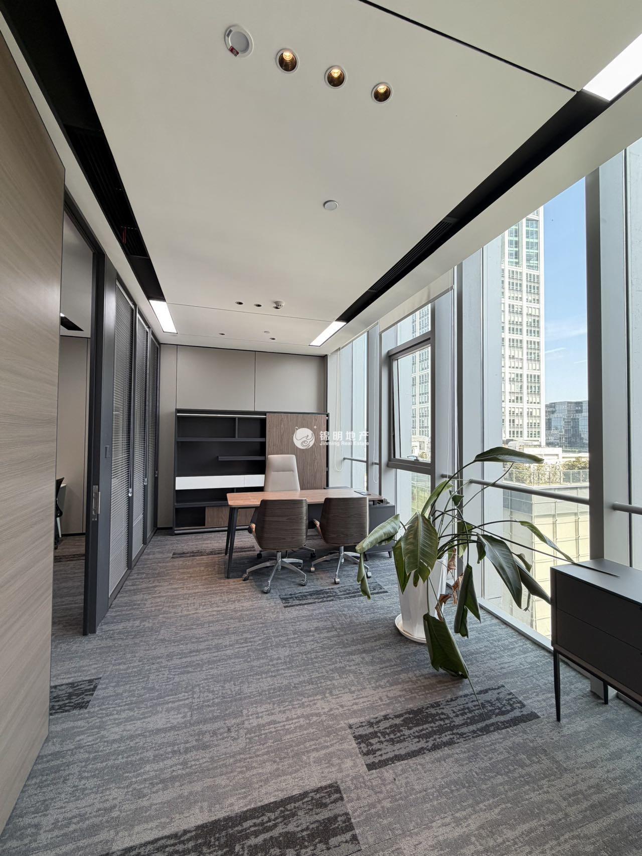 徐汇滨江灿星大厦129平米写字楼出租